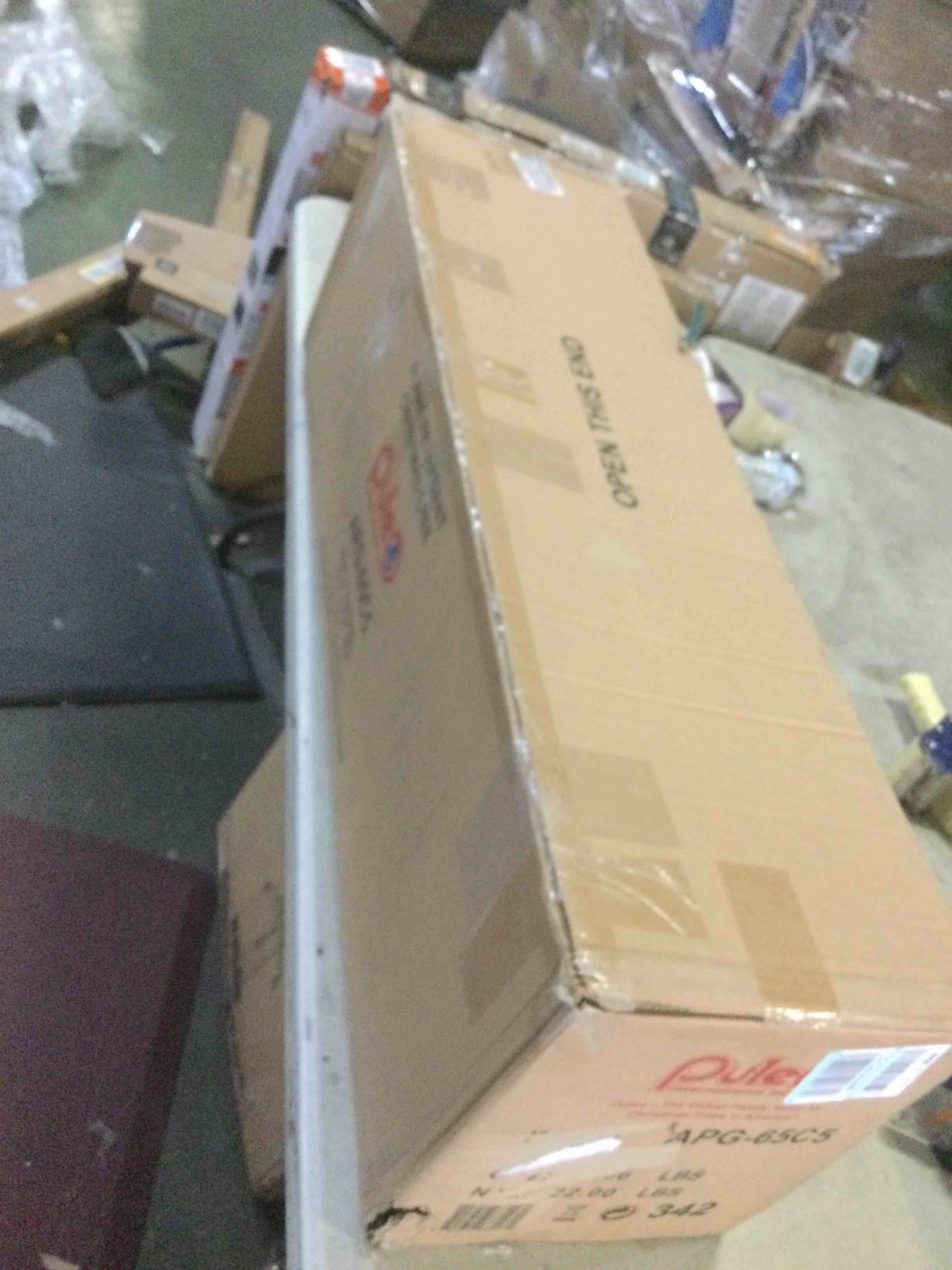 https://s3.amazonaws.com/lotting-images-prod/bidfta/ORG5139629_1700858409979.jpeg