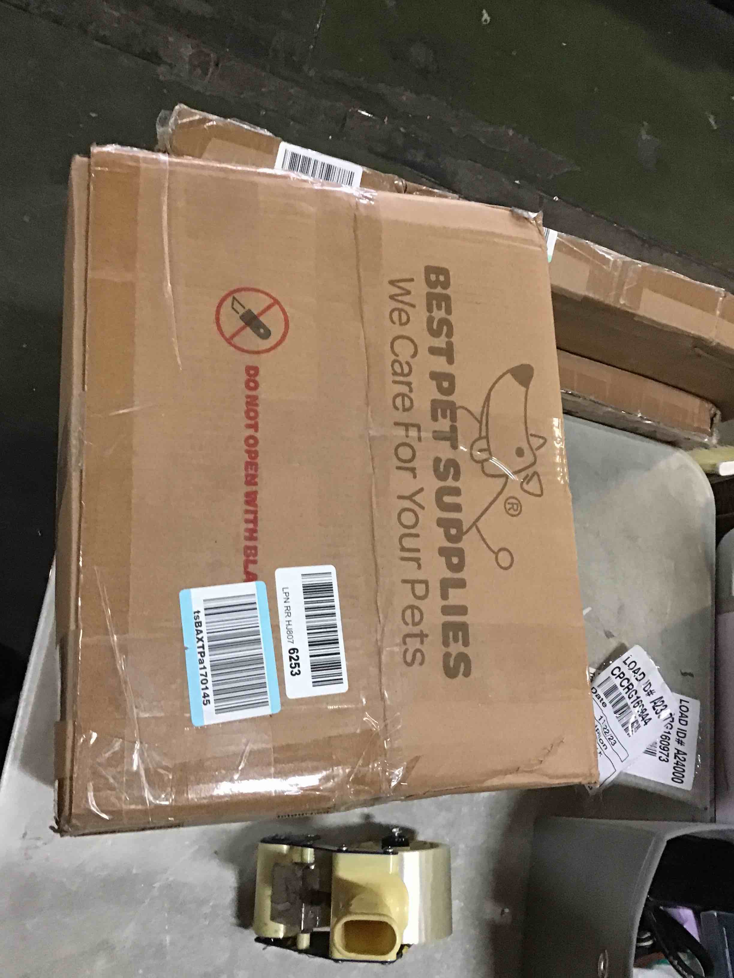 https://s3.amazonaws.com/lotting-images-prod/bidfta/ORG5142694_1700842008955.jpeg