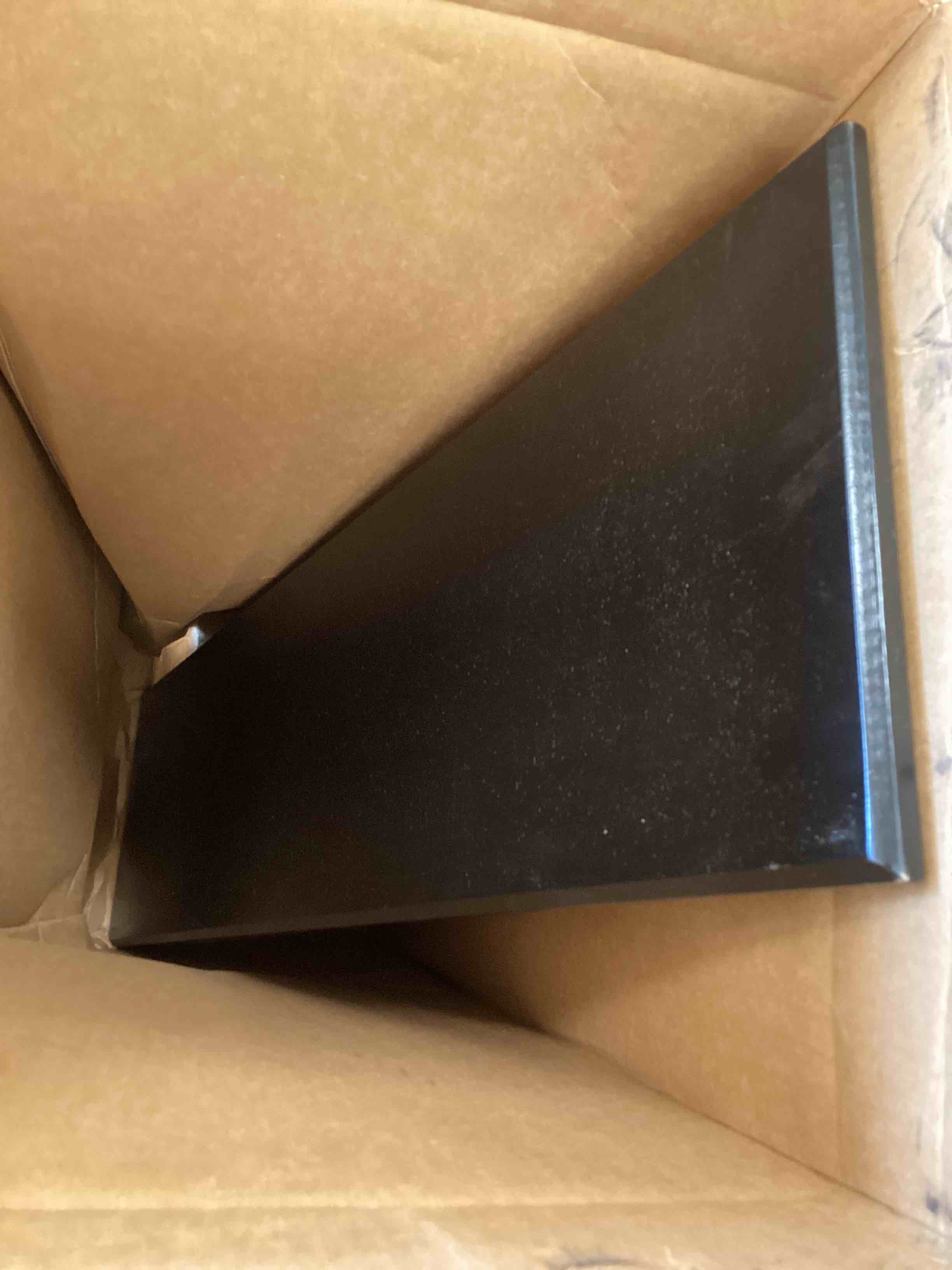 https://s3.amazonaws.com/lotting-images-prod/bidfta/ORG5169582_1696426271563.jpeg