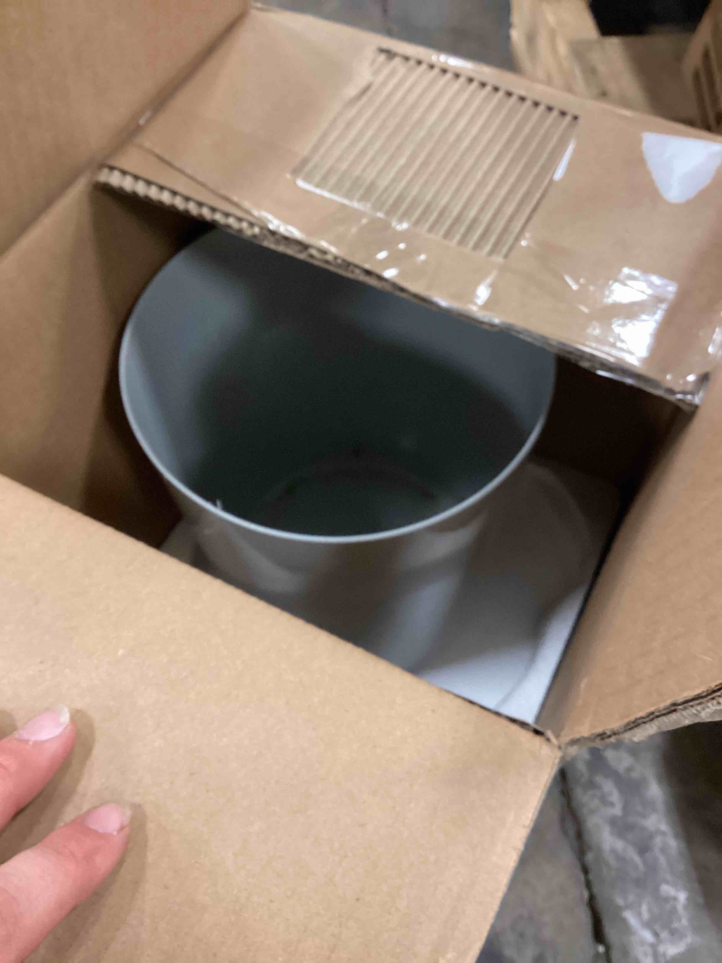 https://s3.amazonaws.com/lotting-images-prod/bidfta/ORG5172646_1695050807317.jpeg