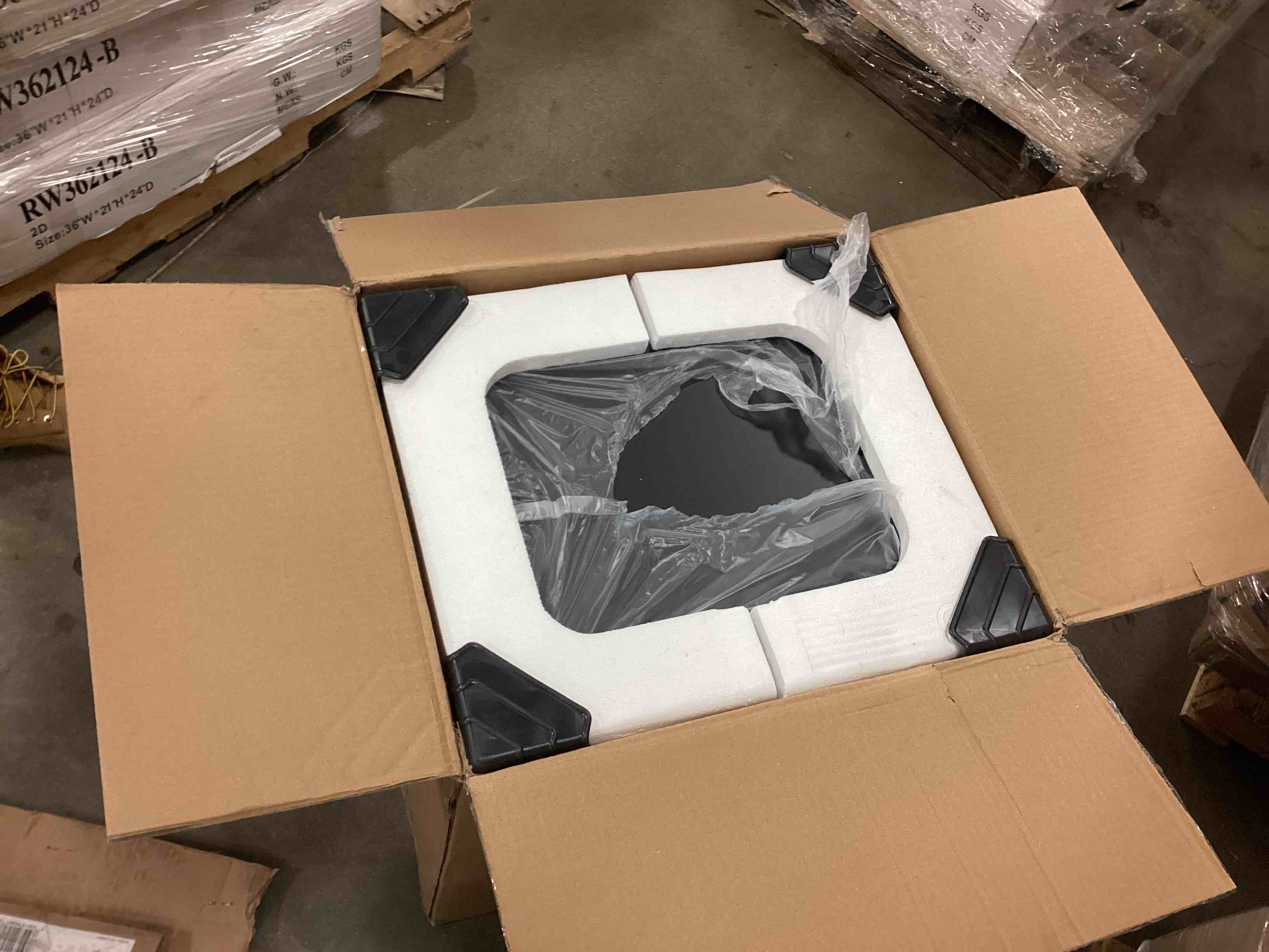 https://s3.amazonaws.com/lotting-images-prod/bidfta/ORG5173172_1696251472843.jpeg