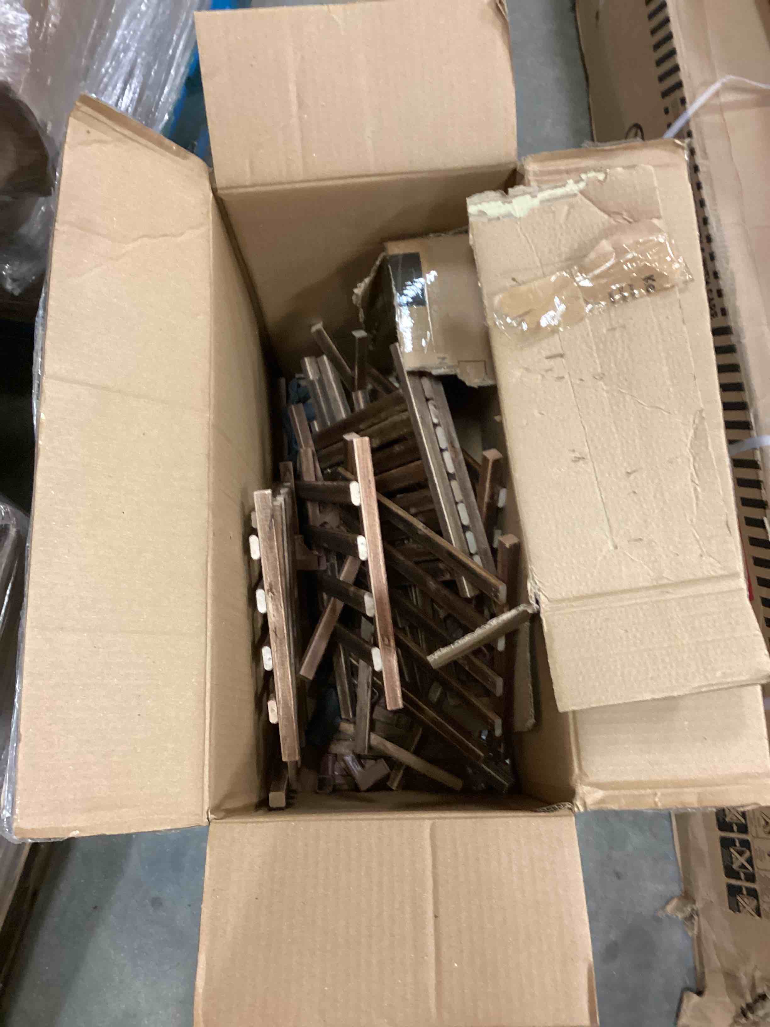 https://s3.amazonaws.com/lotting-images-prod/bidfta/ORG5173175_1696252470910.jpeg
