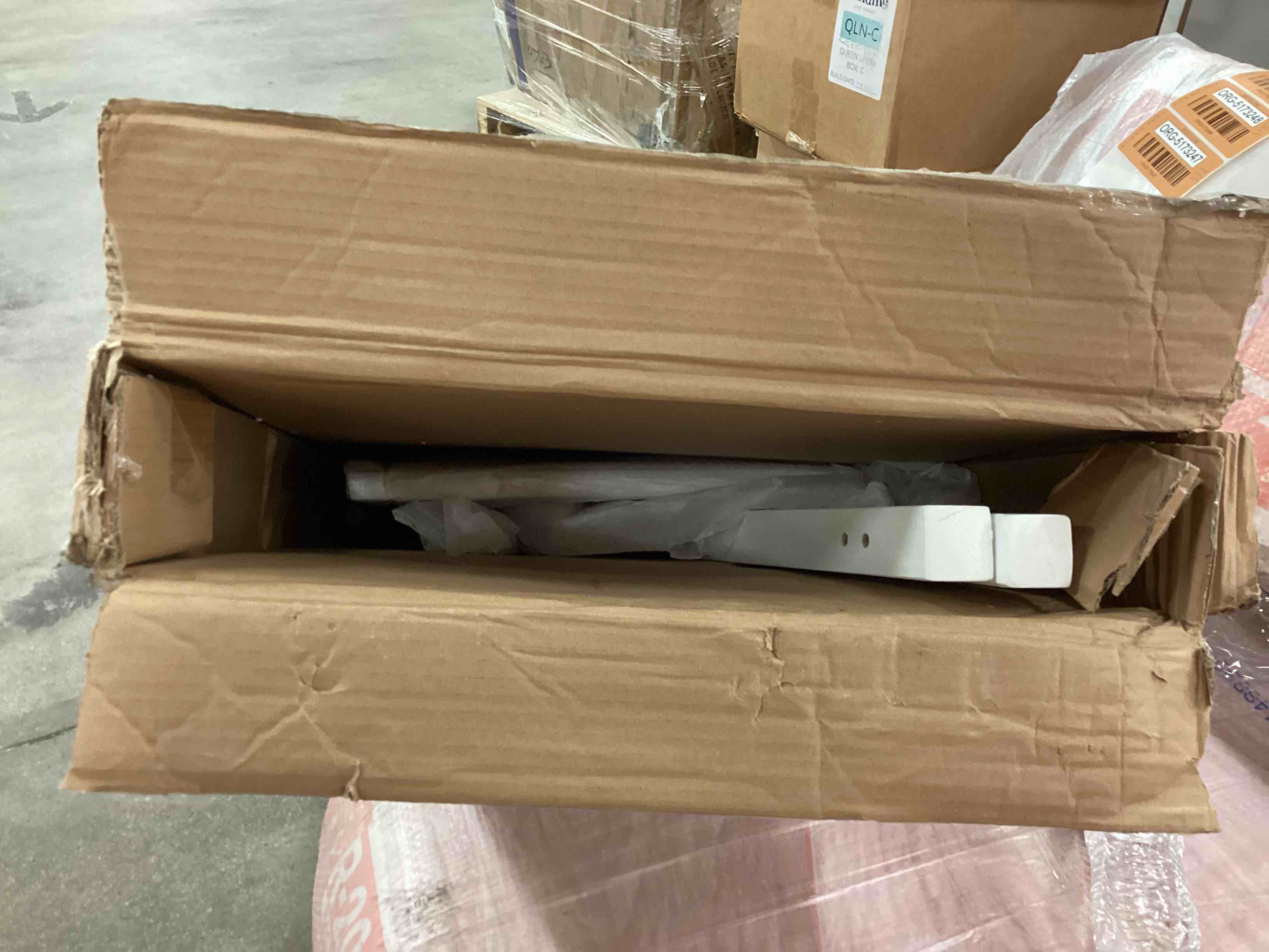 https://s3.amazonaws.com/lotting-images-prod/bidfta/ORG5173247_1696859773357.jpeg