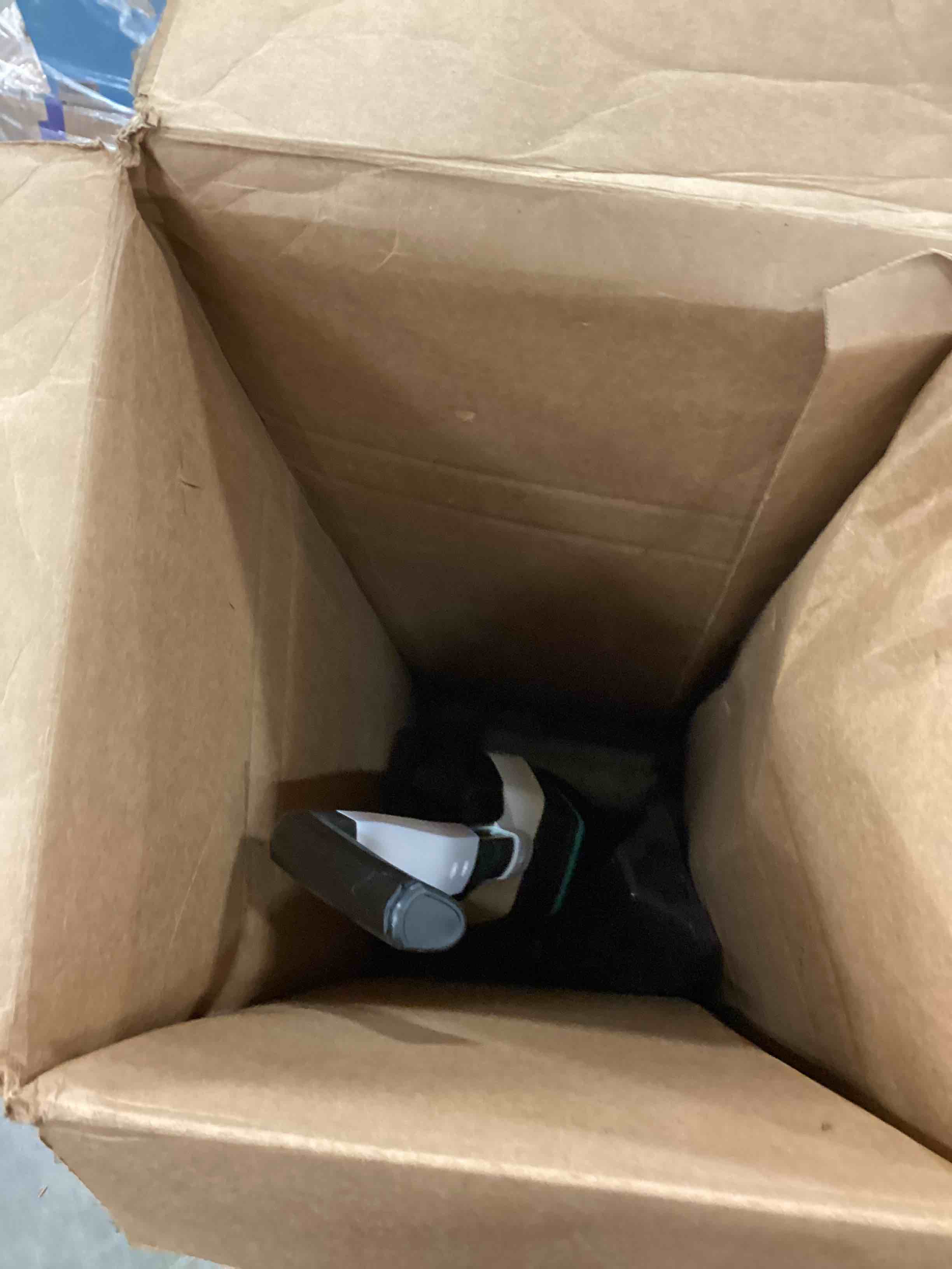 https://s3.amazonaws.com/lotting-images-prod/bidfta/ORG5173249_1696861628578.jpeg