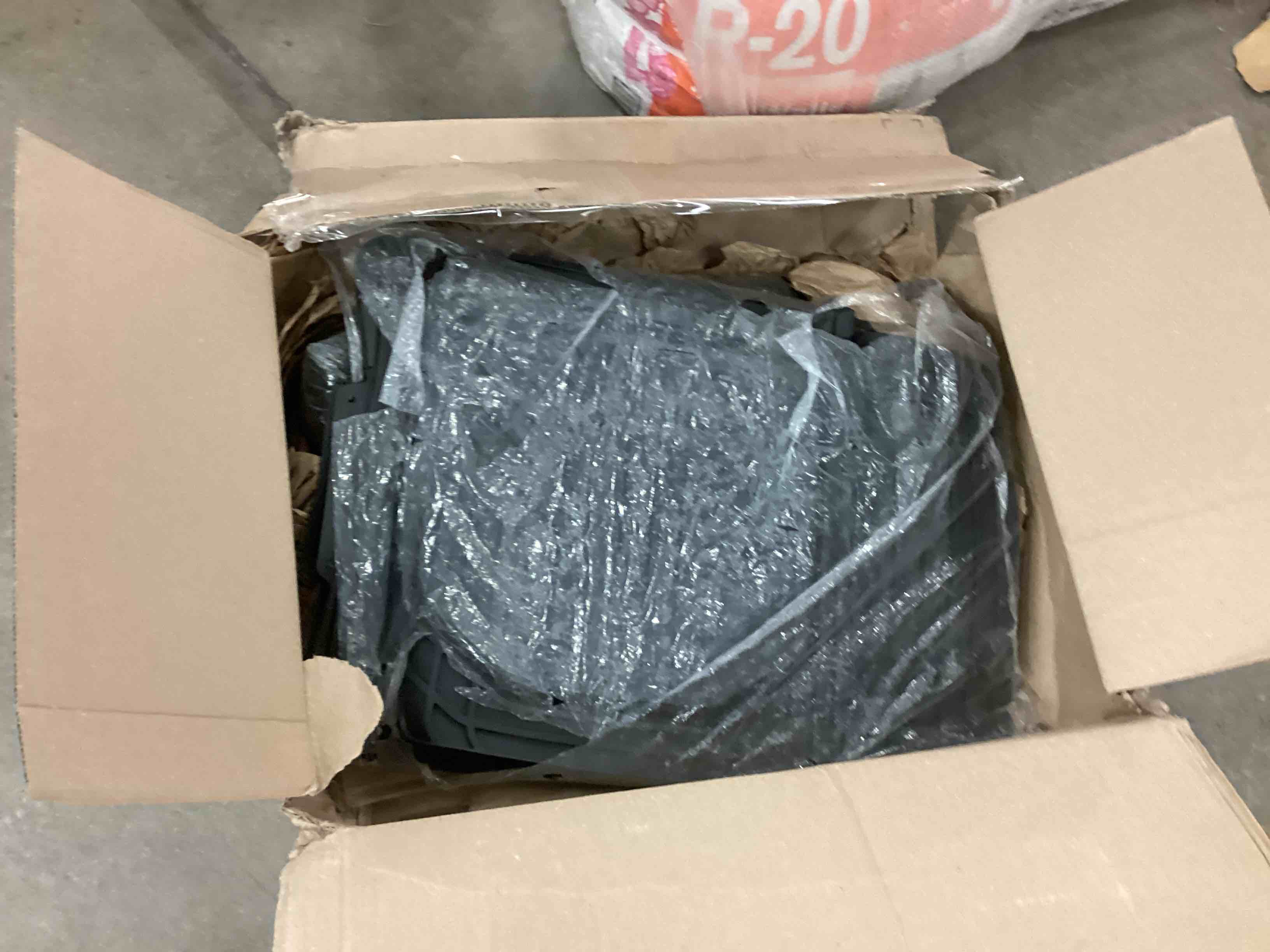 https://s3.amazonaws.com/lotting-images-prod/bidfta/ORG5173257_1696863798563.jpeg