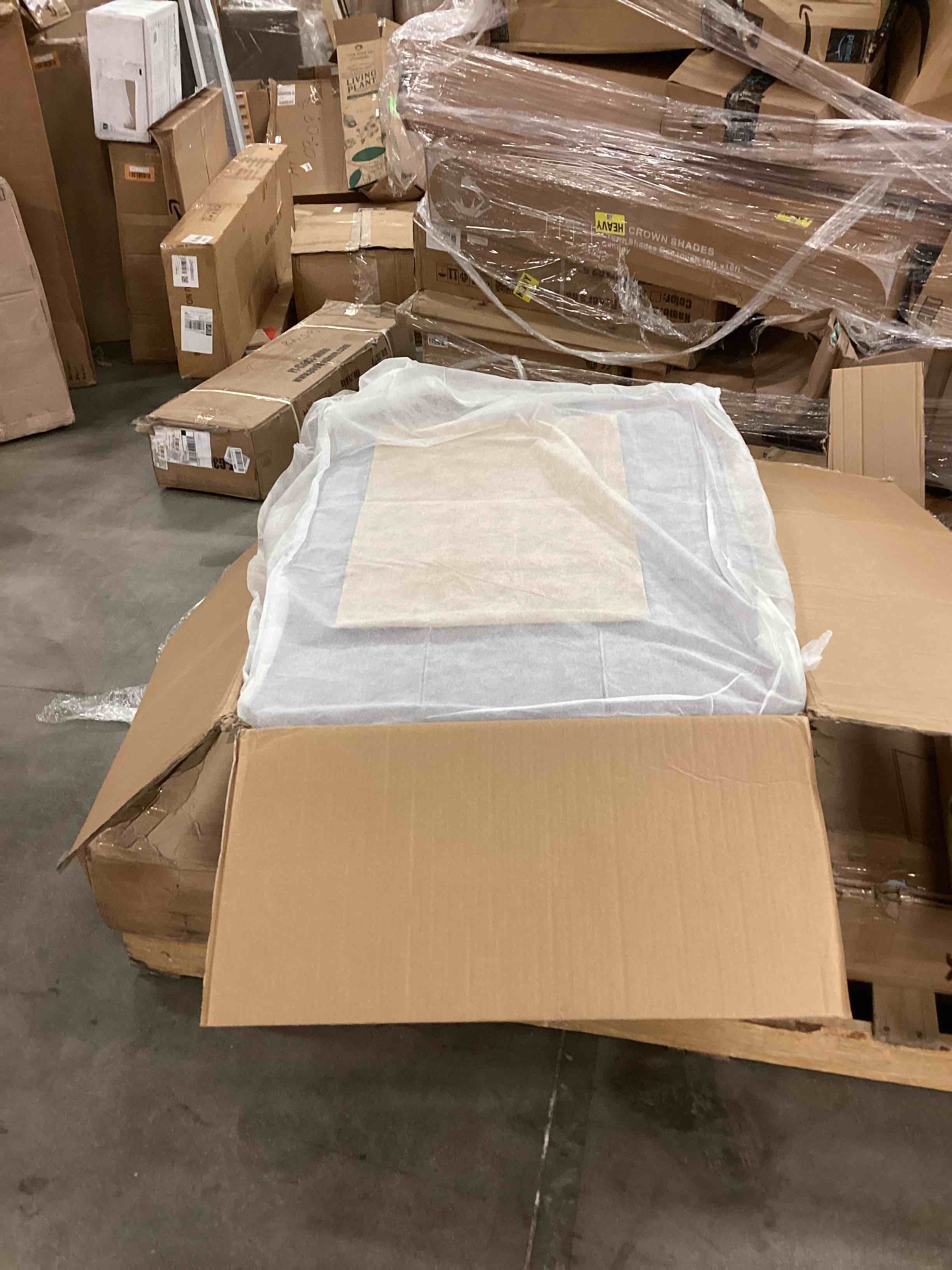https://s3.amazonaws.com/lotting-images-prod/bidfta/ORG5173275_1696872298678.jpeg