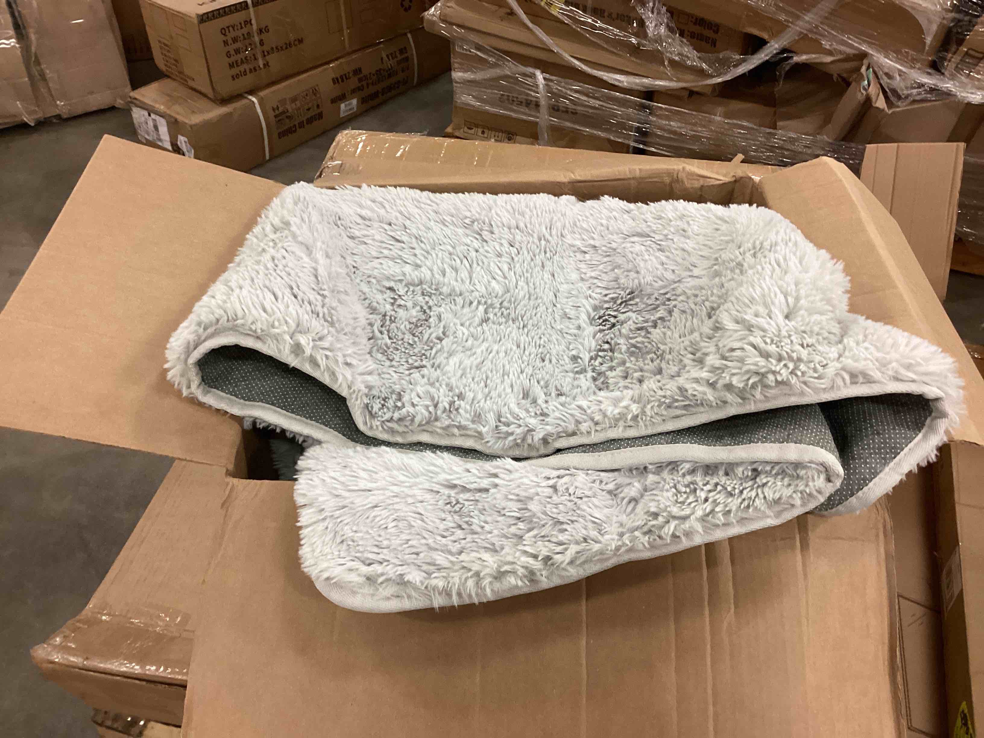 https://s3.amazonaws.com/lotting-images-prod/bidfta/ORG5173280_1696873662909.jpeg