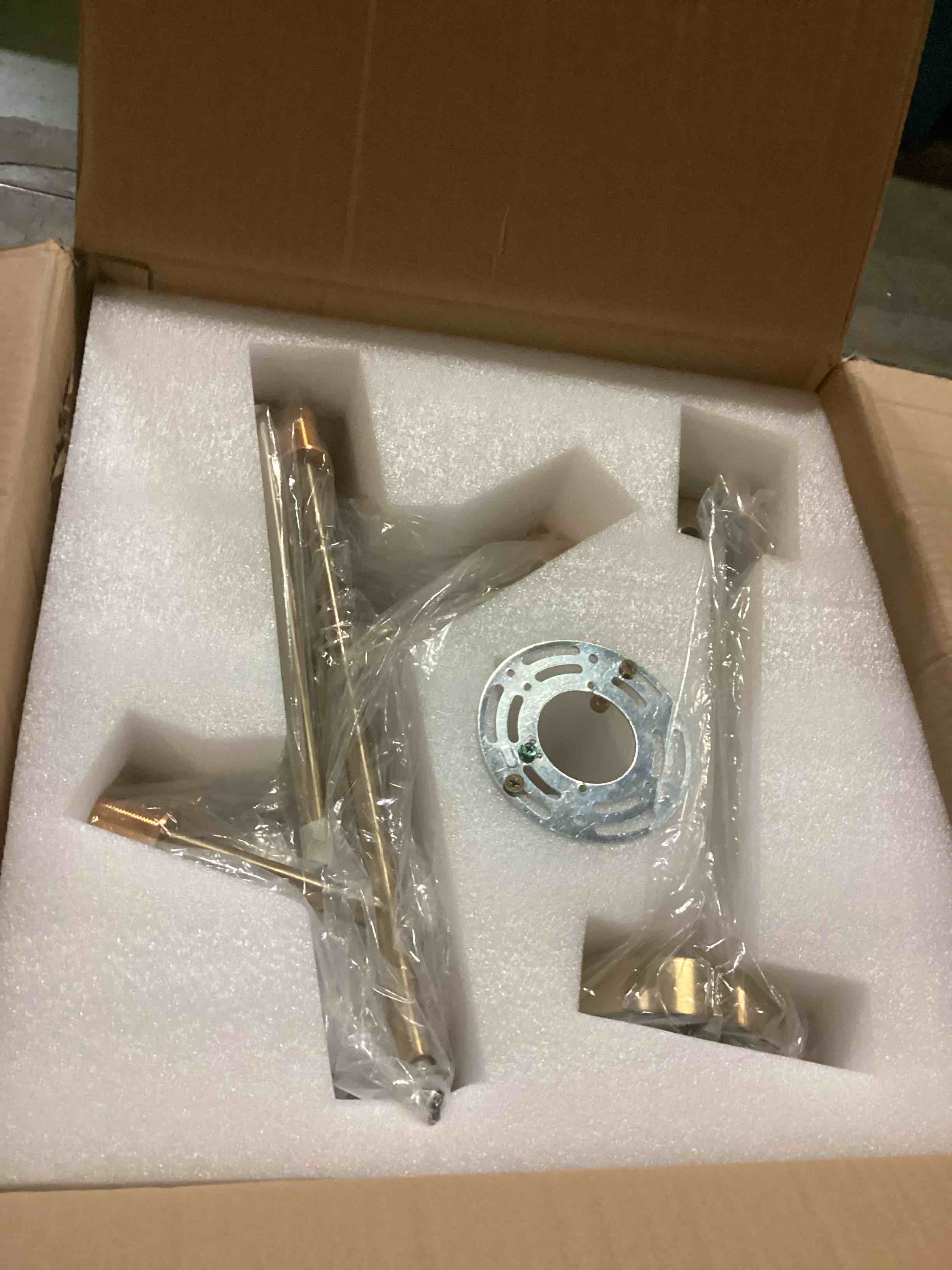 https://s3.amazonaws.com/lotting-images-prod/bidfta/ORG5181324_1702730328378.jpeg