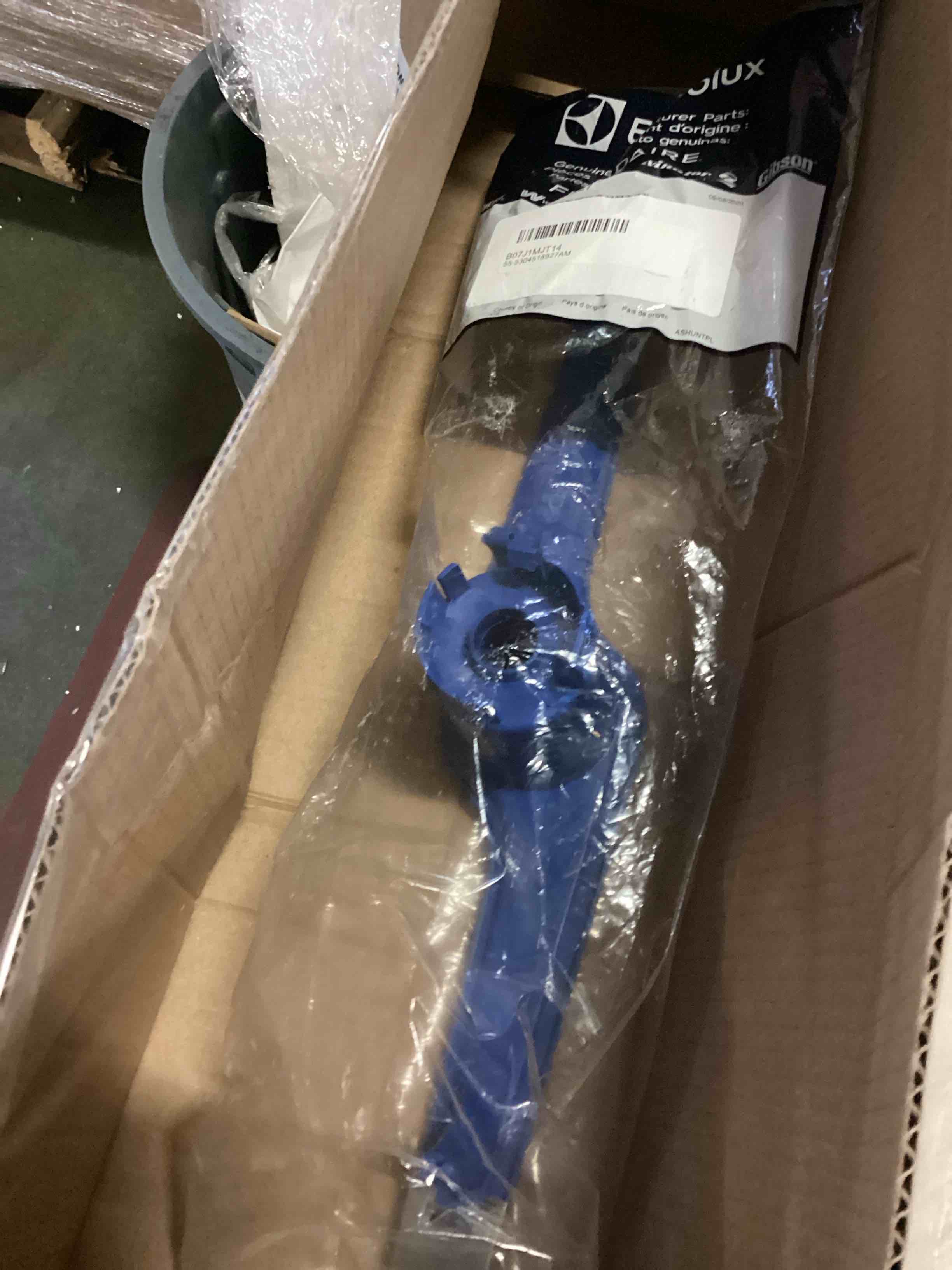 https://s3.amazonaws.com/lotting-images-prod/bidfta/ORG5181635_1702387390976.jpeg