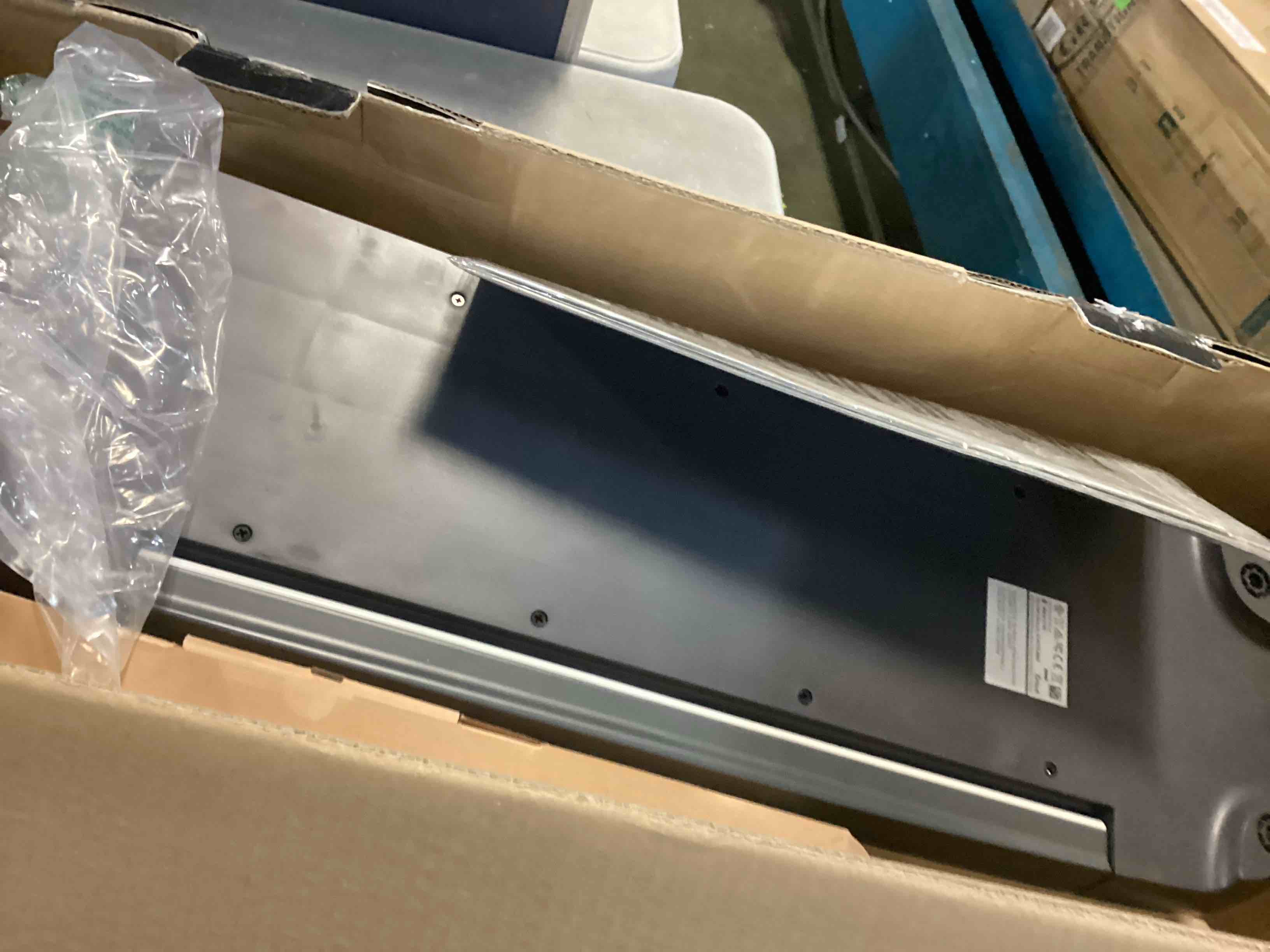 https://s3.amazonaws.com/lotting-images-prod/bidfta/ORG5189047_1702316066607.jpeg