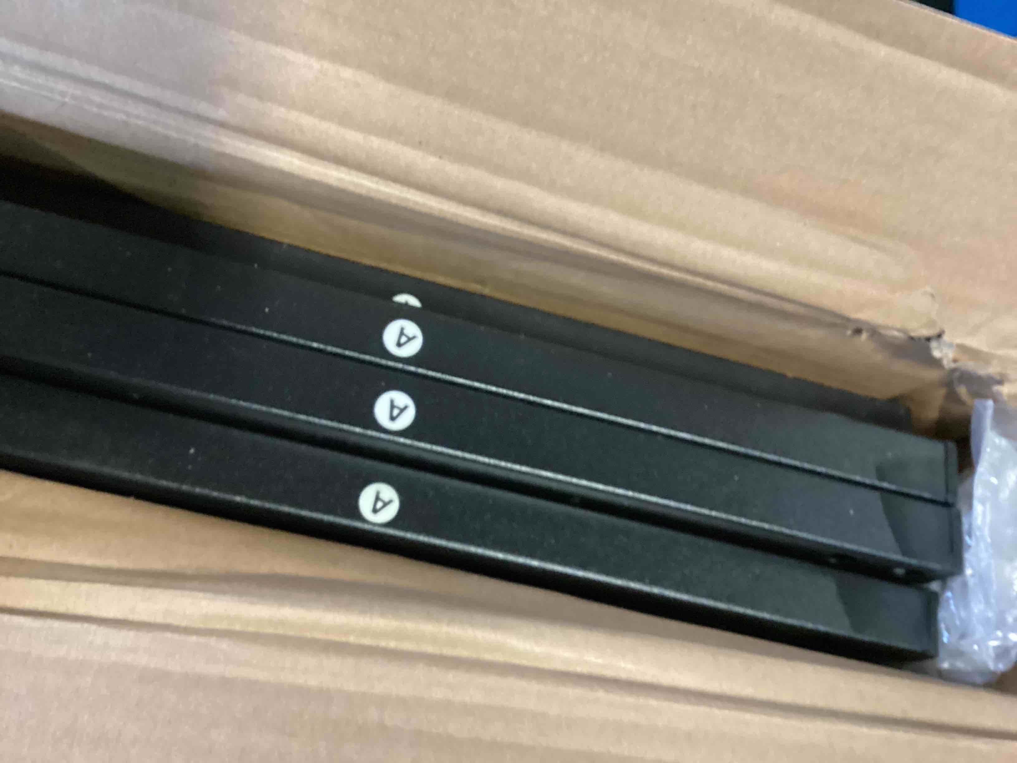 https://s3.amazonaws.com/lotting-images-prod/bidfta/ORG5189296_1702483733538.jpeg