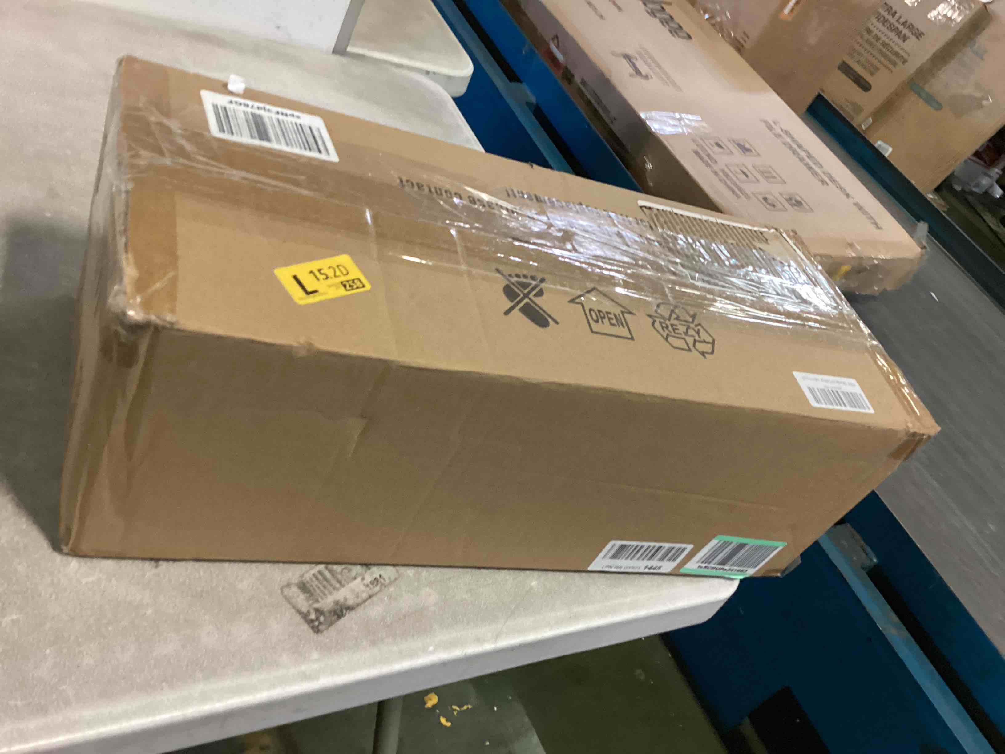 https://s3.amazonaws.com/lotting-images-prod/bidfta/ORG5189384_1702493774486.jpeg