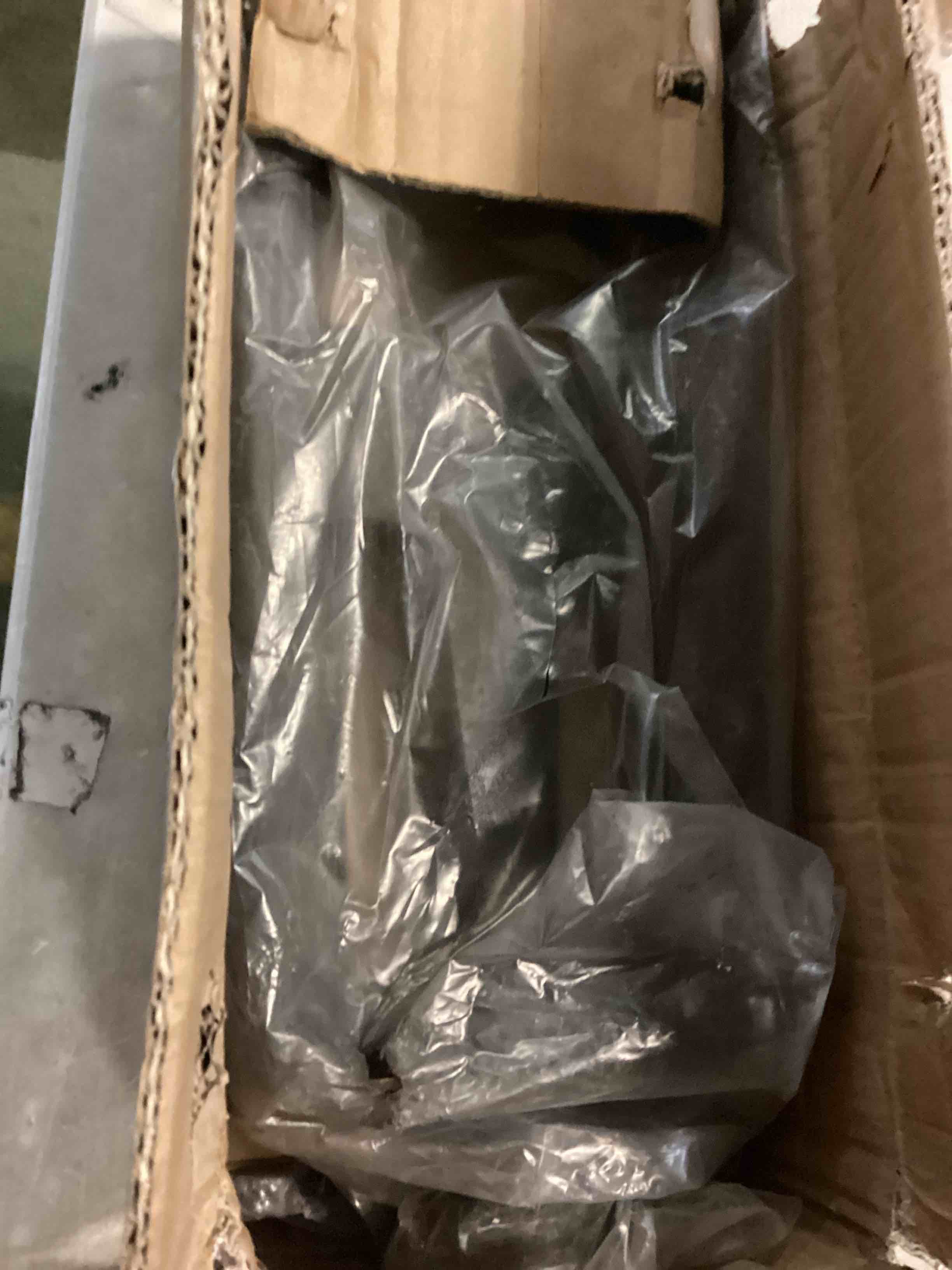 https://s3.amazonaws.com/lotting-images-prod/bidfta/ORG5189551_1702561360079.jpeg
