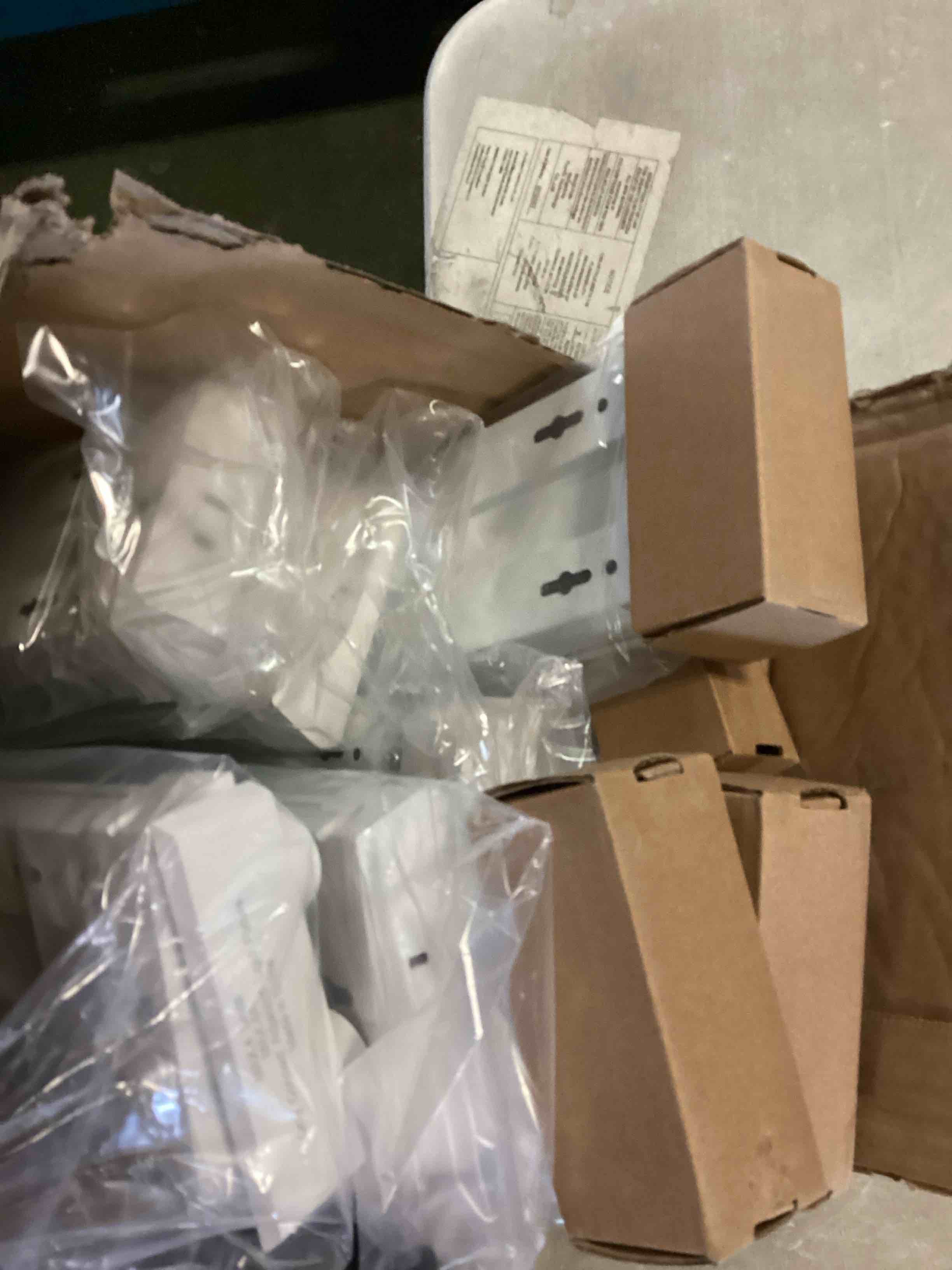 https://s3.amazonaws.com/lotting-images-prod/bidfta/ORG5189595_1702567187859.jpeg