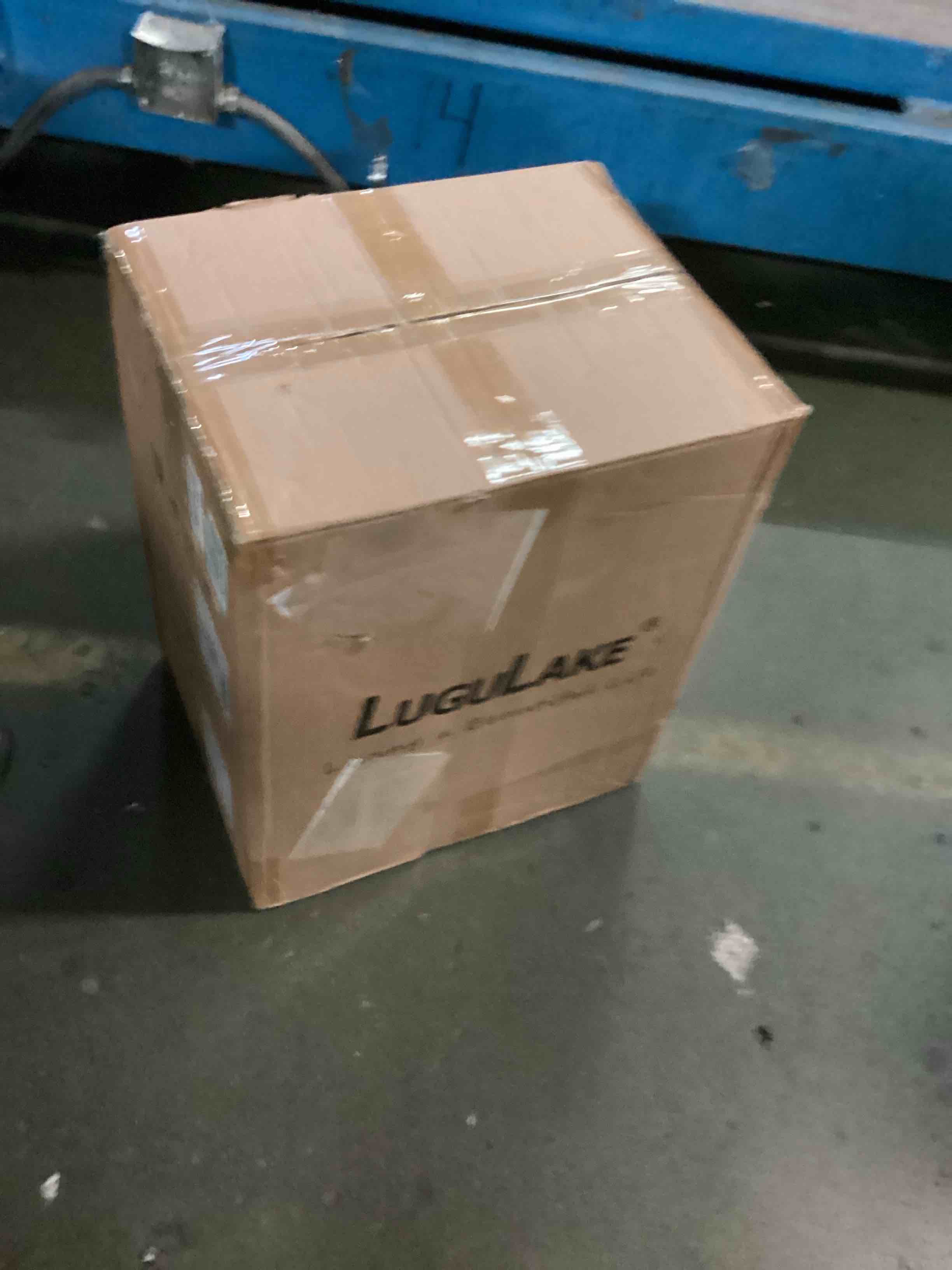 https://s3.amazonaws.com/lotting-images-prod/bidfta/ORG5189820_1702642345967.jpeg