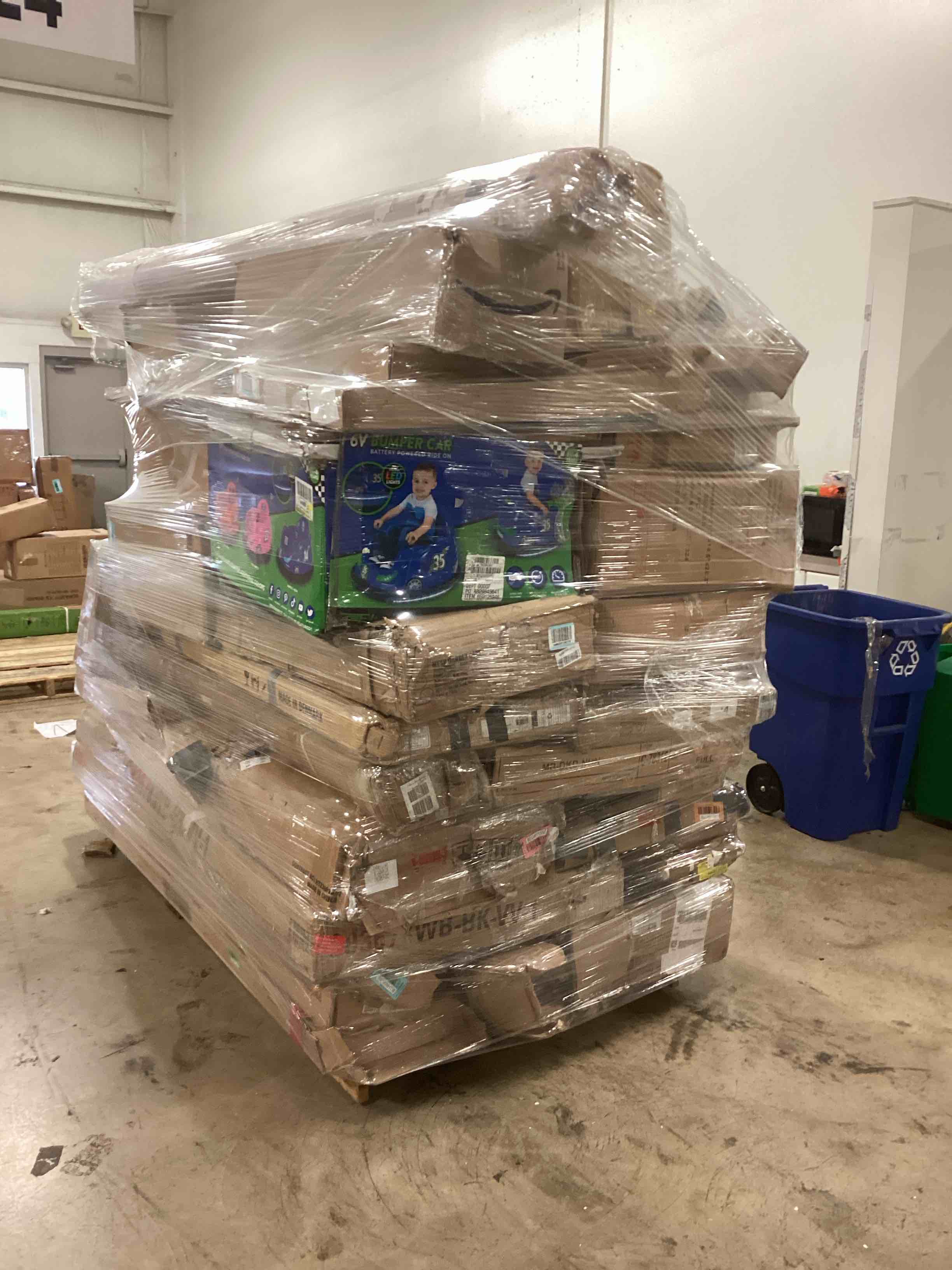 Pallet Lot of Assorted Furniture Components. Components for Beds, Cabinet, Chairs, and More.