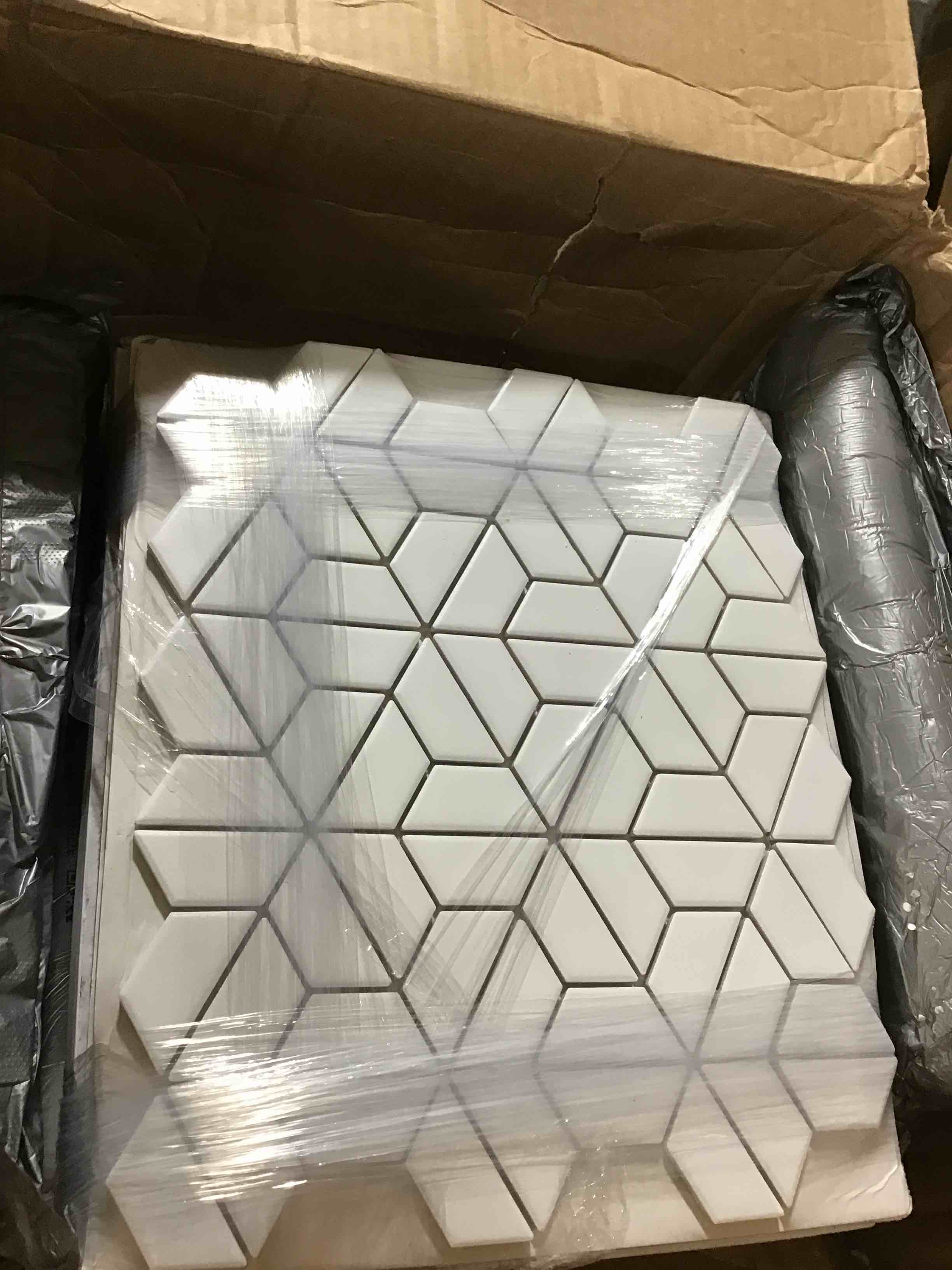 https://s3.amazonaws.com/lotting-images-prod/bidfta/ORG5208367_1695843448909.jpeg