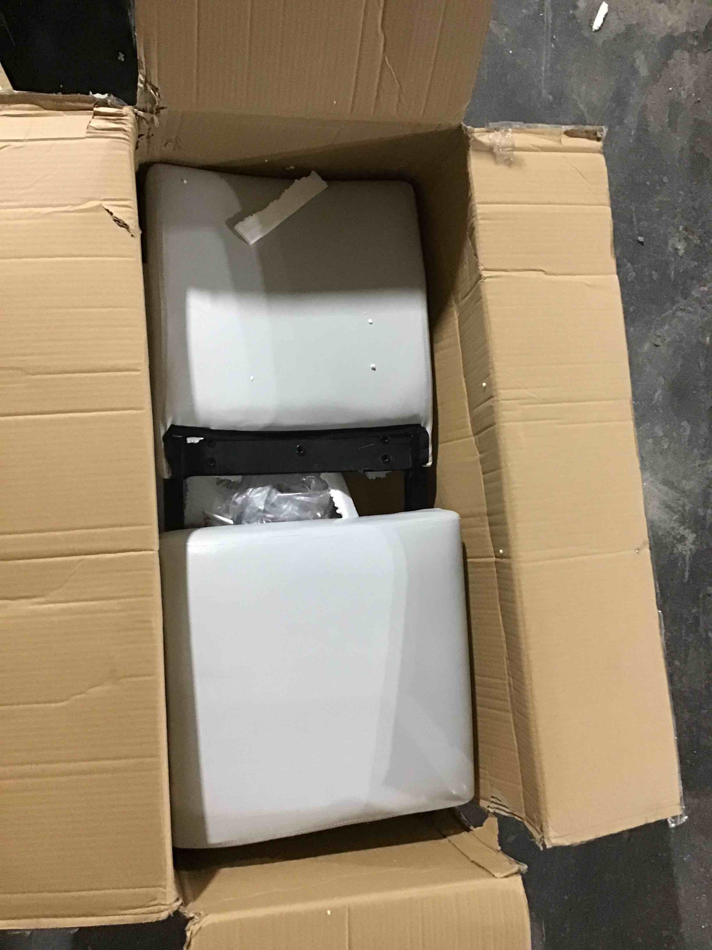 https://s3.amazonaws.com/lotting-images-prod/bidfta/ORG5208926_1694099339369.jpeg