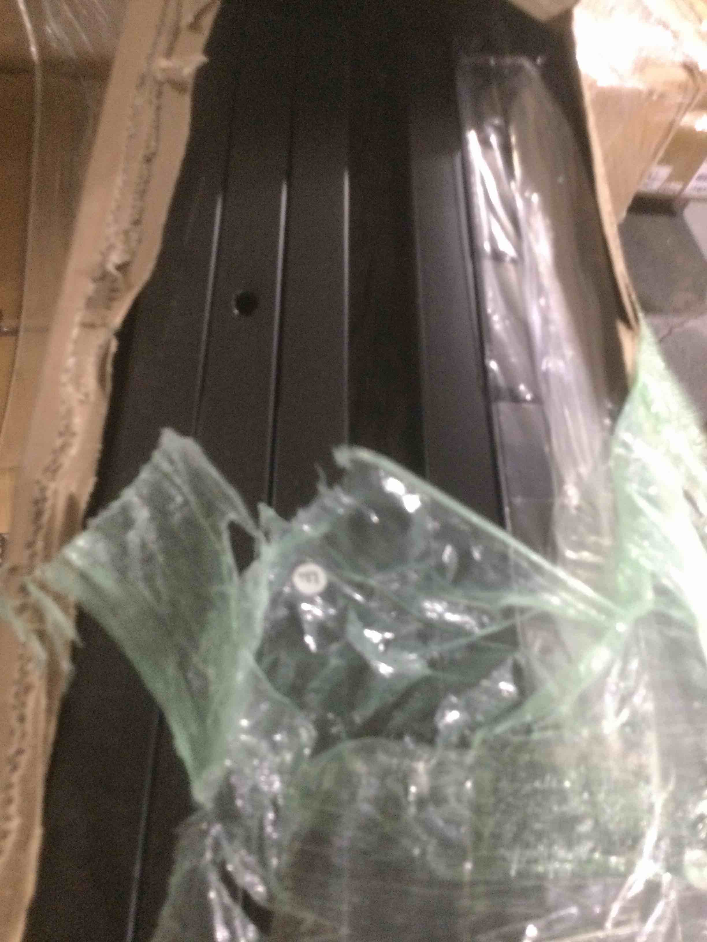 https://s3.amazonaws.com/lotting-images-prod/bidfta/ORG5211704_1693924490009.jpeg