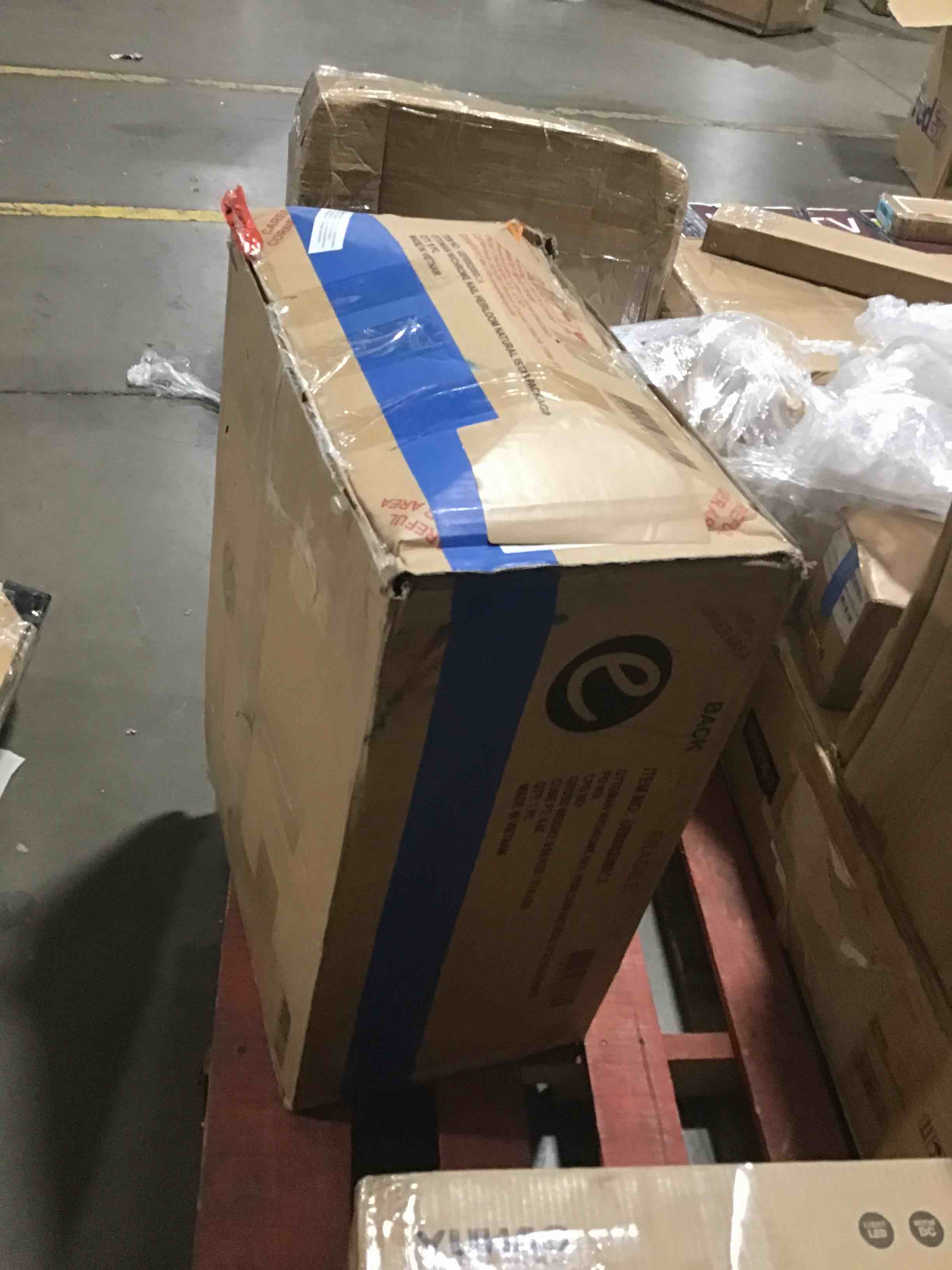 https://s3.amazonaws.com/lotting-images-prod/bidfta/ORG5213160_1693508729309.jpeg