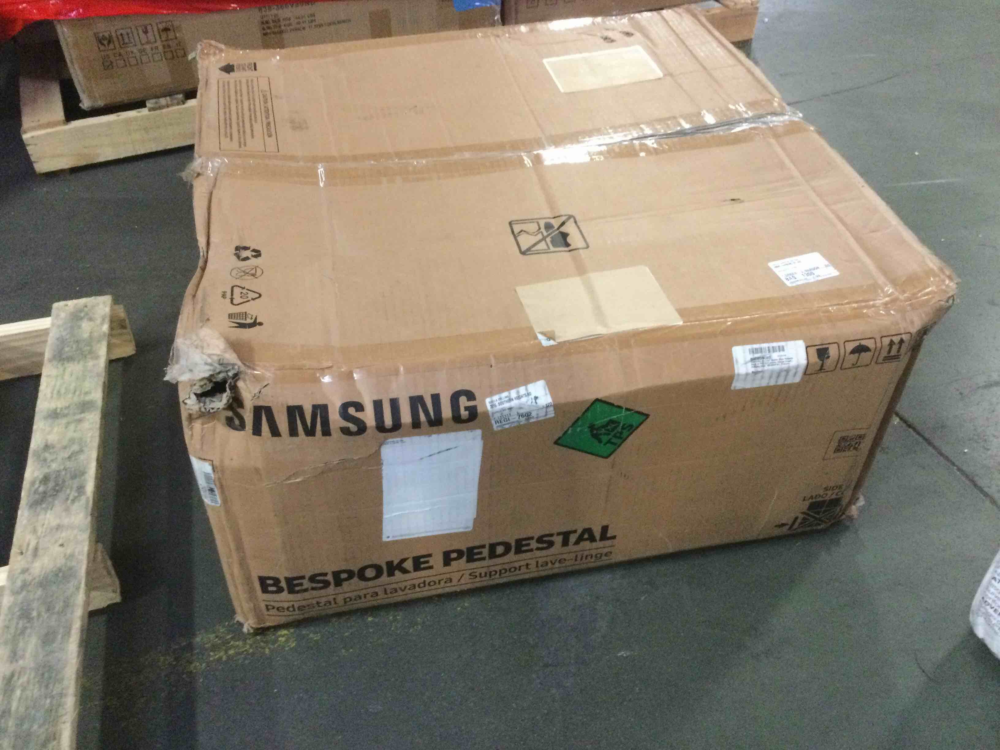 https://s3.amazonaws.com/lotting-images-prod/bidfta/ORG5217001_1697720266249.jpeg