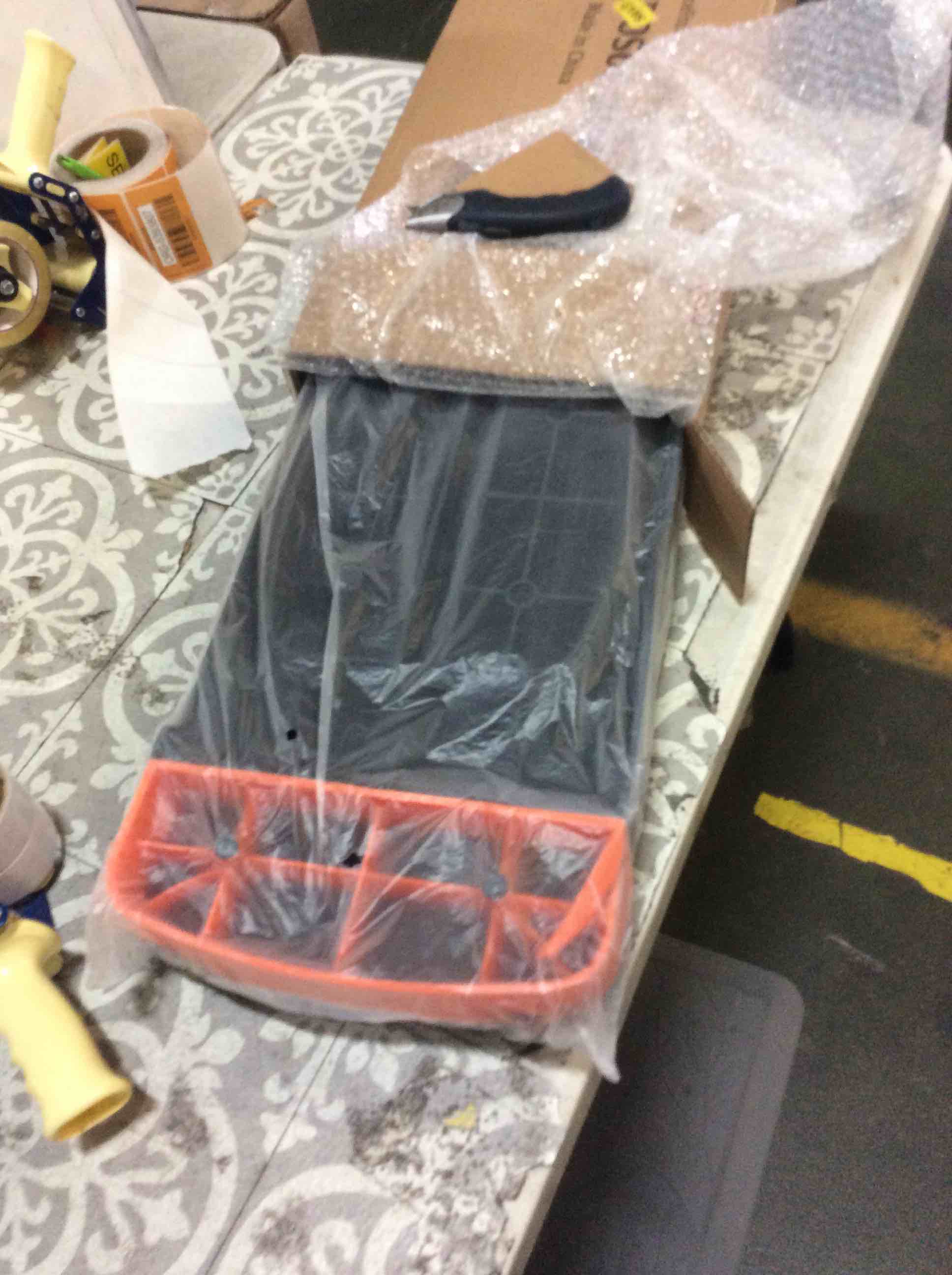 https://s3.amazonaws.com/lotting-images-prod/bidfta/ORG5218966_1693944974662.jpeg