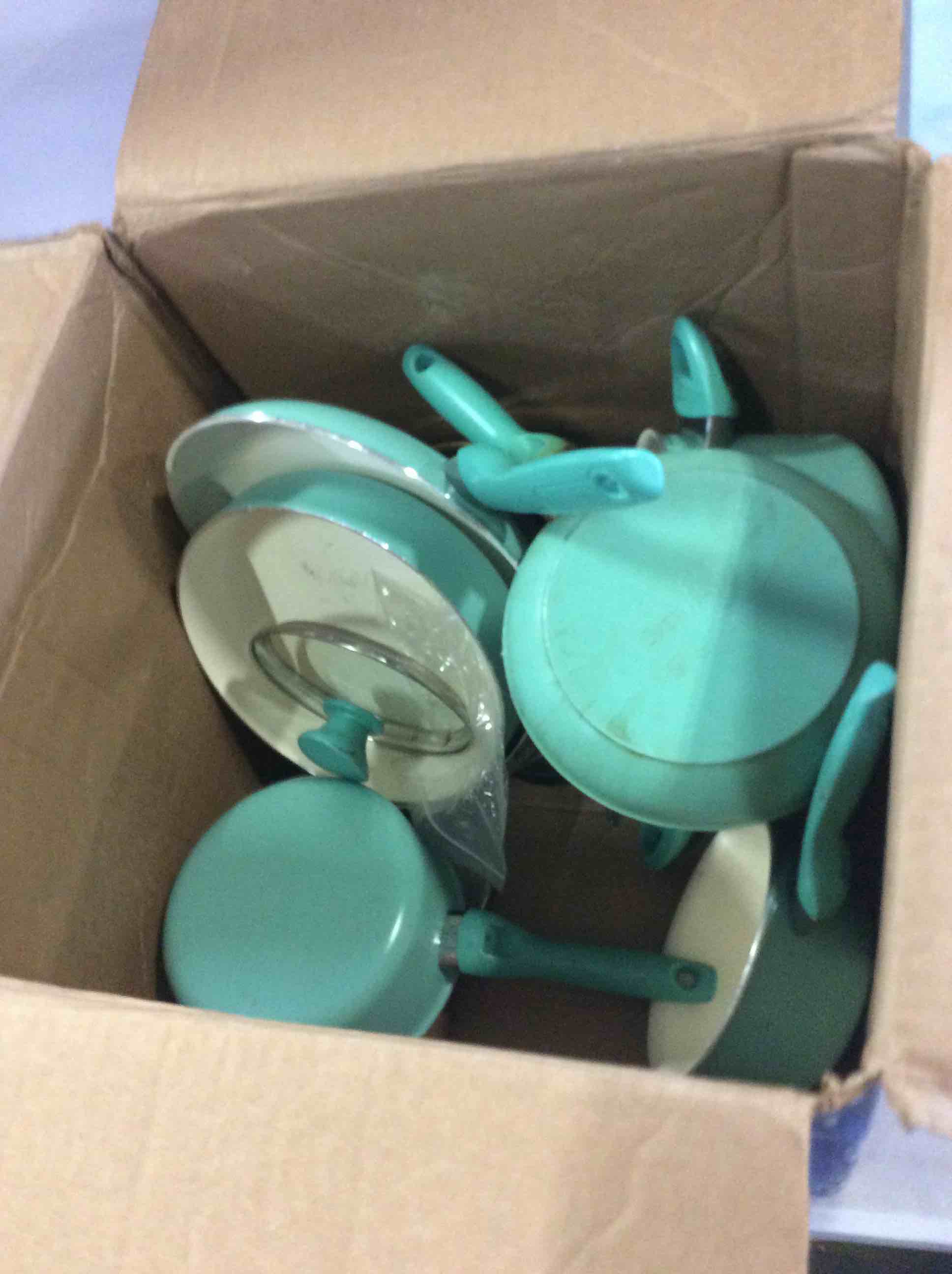 https://s3.amazonaws.com/lotting-images-prod/bidfta/ORG5219007_1694103228123.jpeg