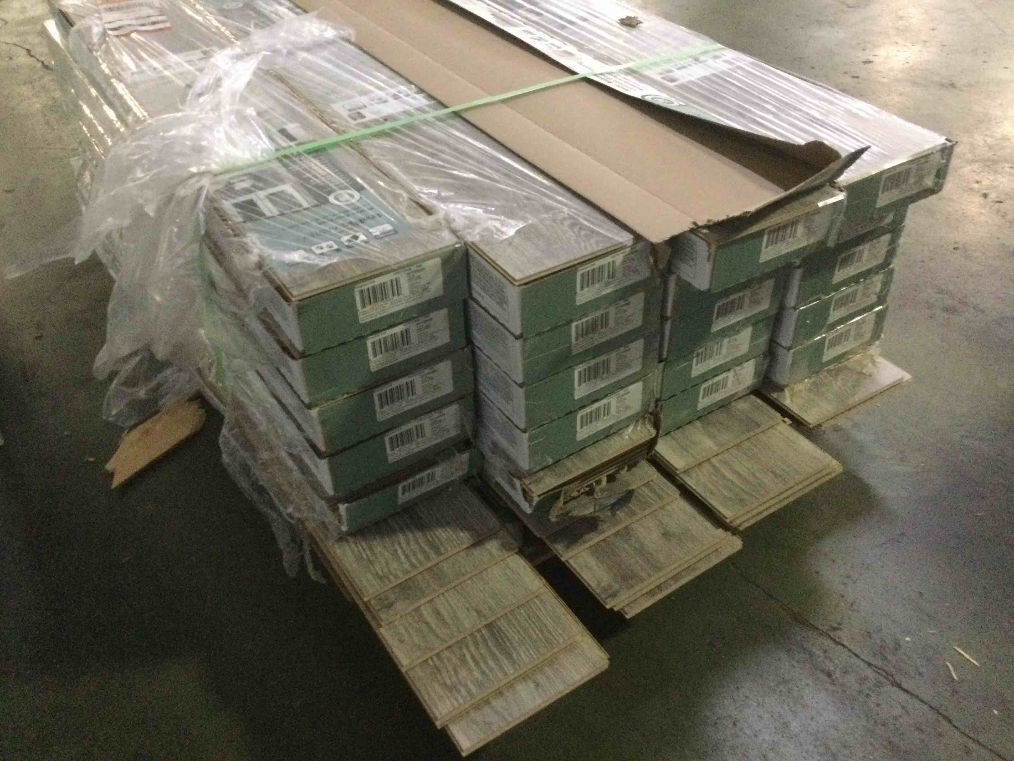 https://s3.amazonaws.com/lotting-images-prod/bidfta/ORG5227235_1698675974802.jpeg