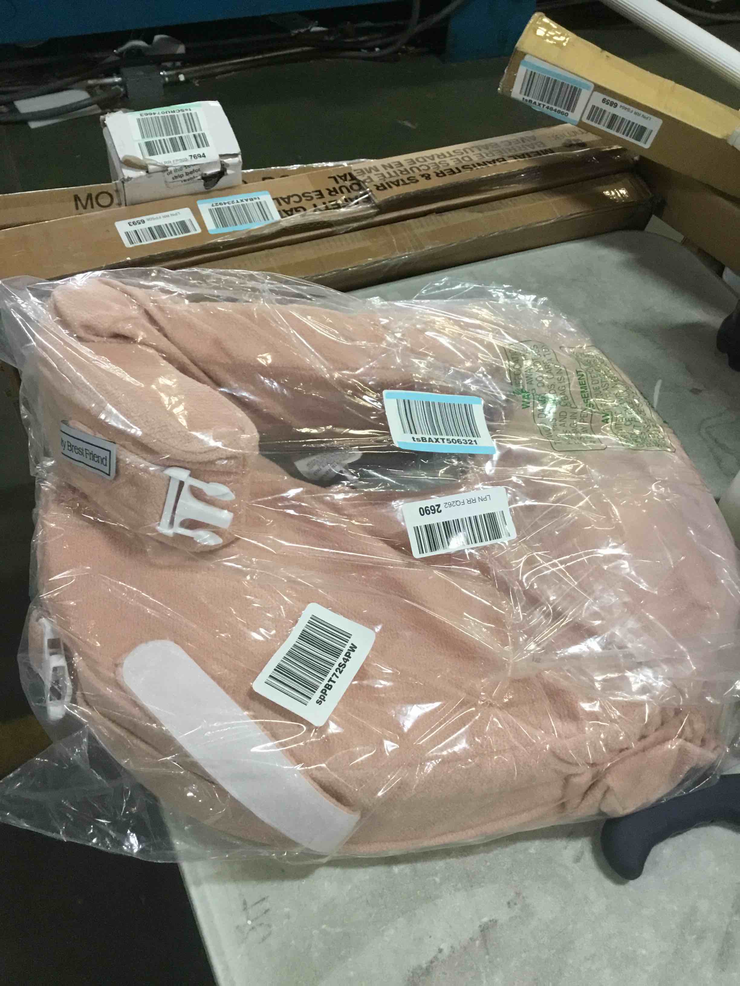 https://s3.amazonaws.com/lotting-images-prod/bidfta/ORG5230828_1694196935037.jpeg
