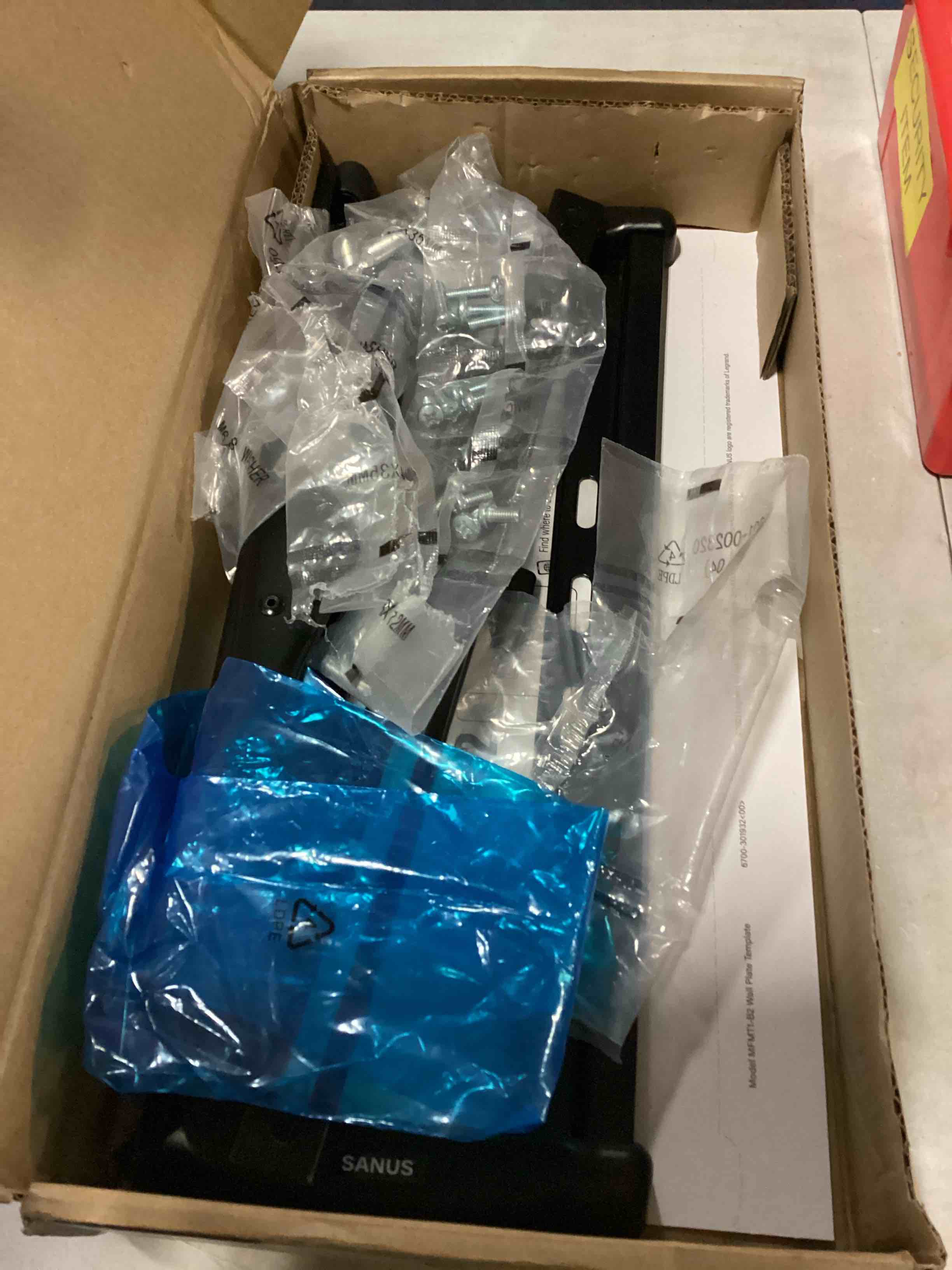 https://s3.amazonaws.com/lotting-images-prod/bidfta/ORG5254963_1699015859760.jpeg