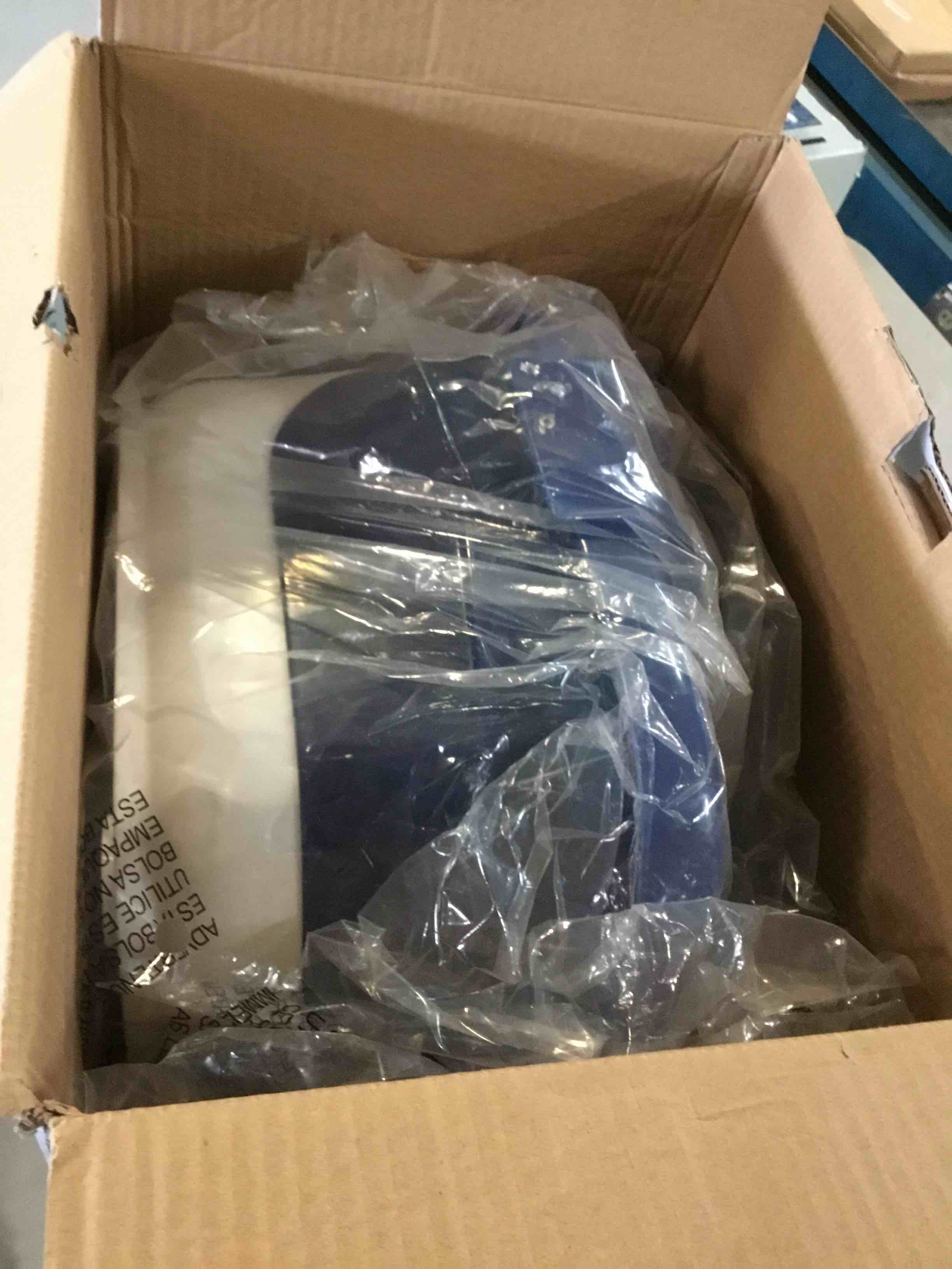 https://s3.amazonaws.com/lotting-images-prod/bidfta/ORG5256078_1699637461383.jpeg