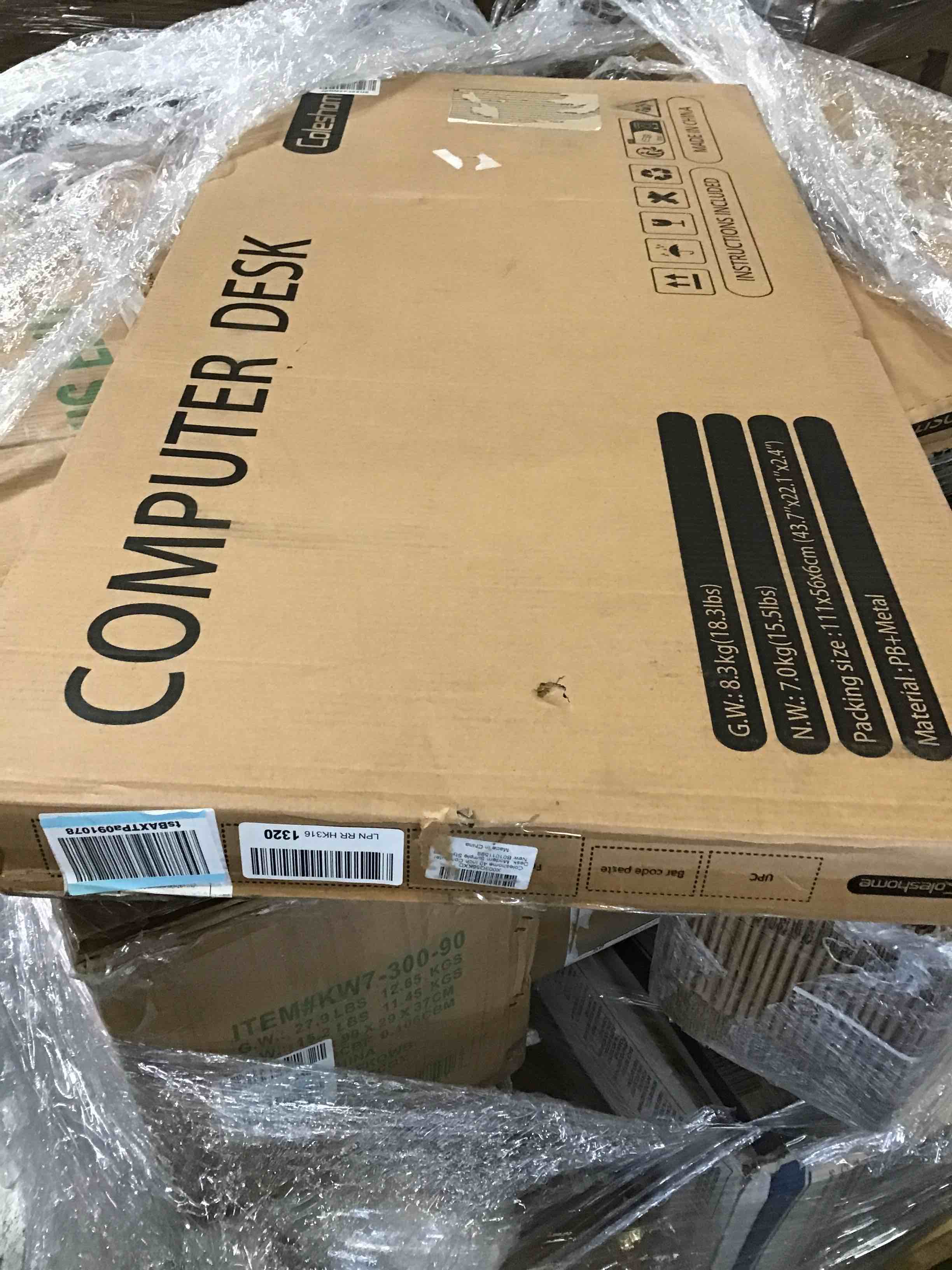Computer desk 