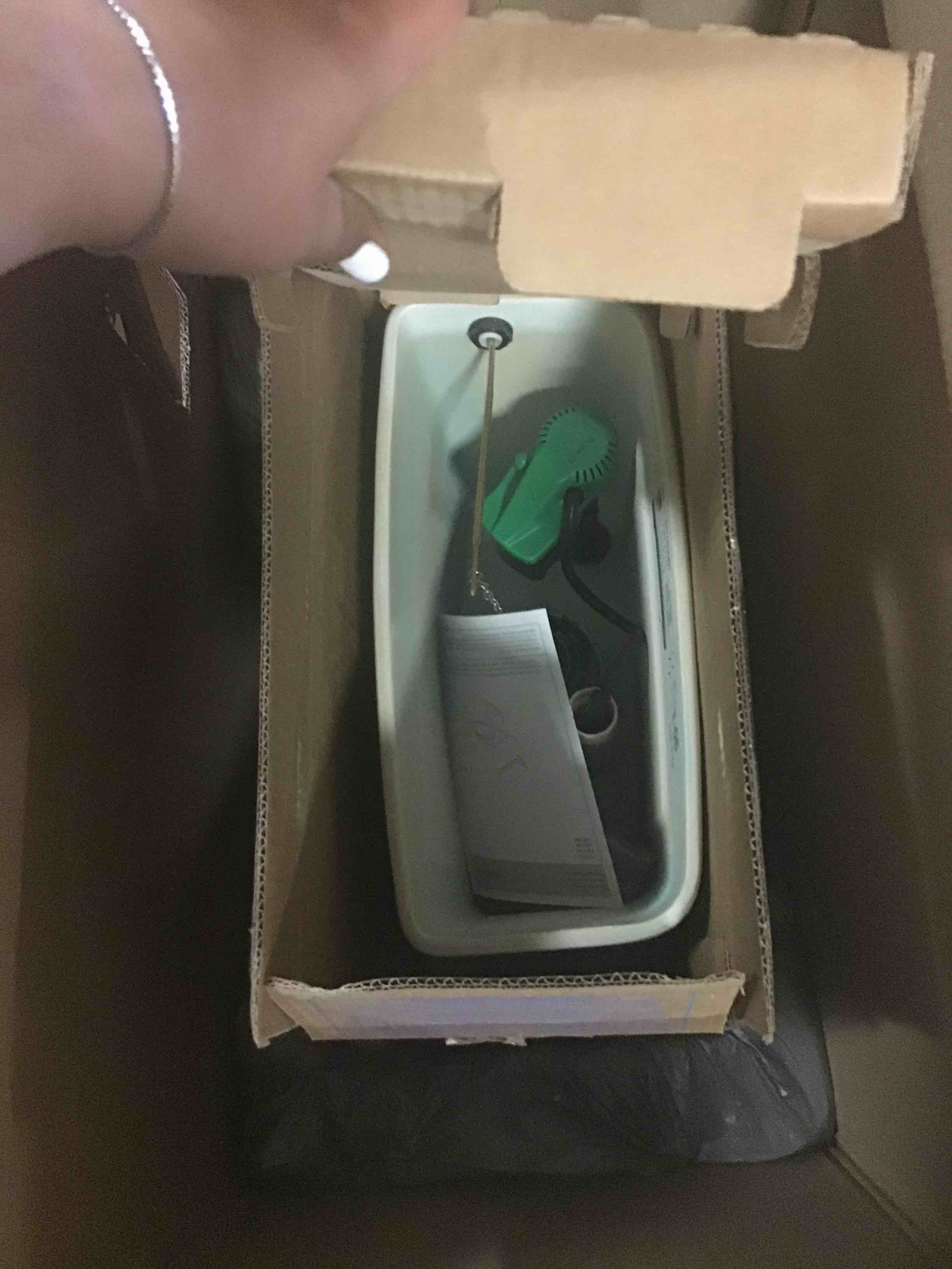 https://s3.amazonaws.com/lotting-images-prod/bidfta/ORG5270393_1699987809656.jpeg
