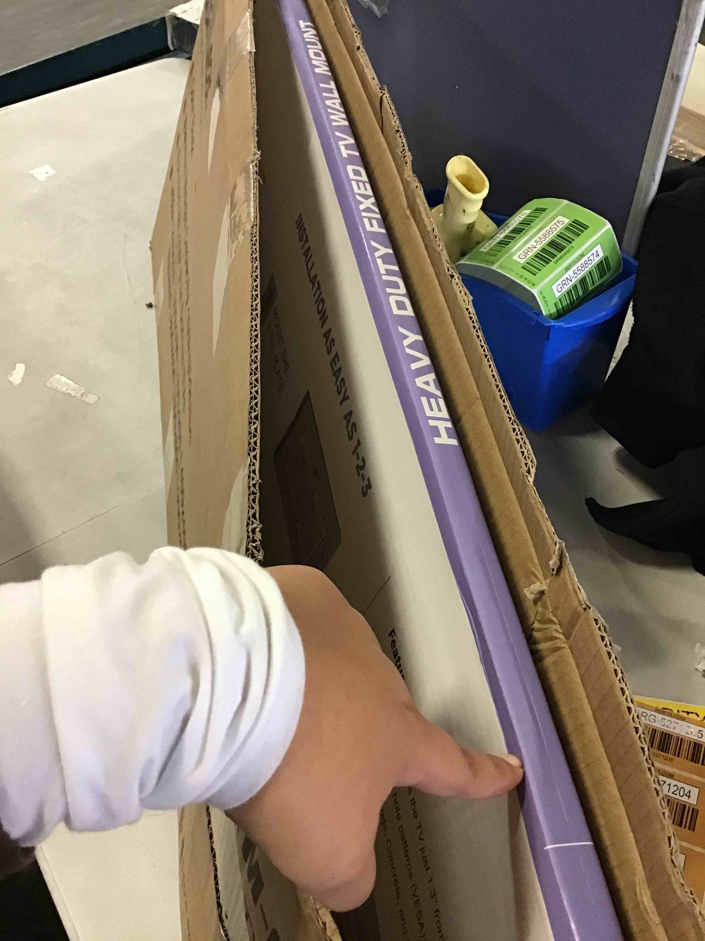 https://s3.amazonaws.com/lotting-images-prod/bidfta/ORG5271202_1700846899356.jpeg