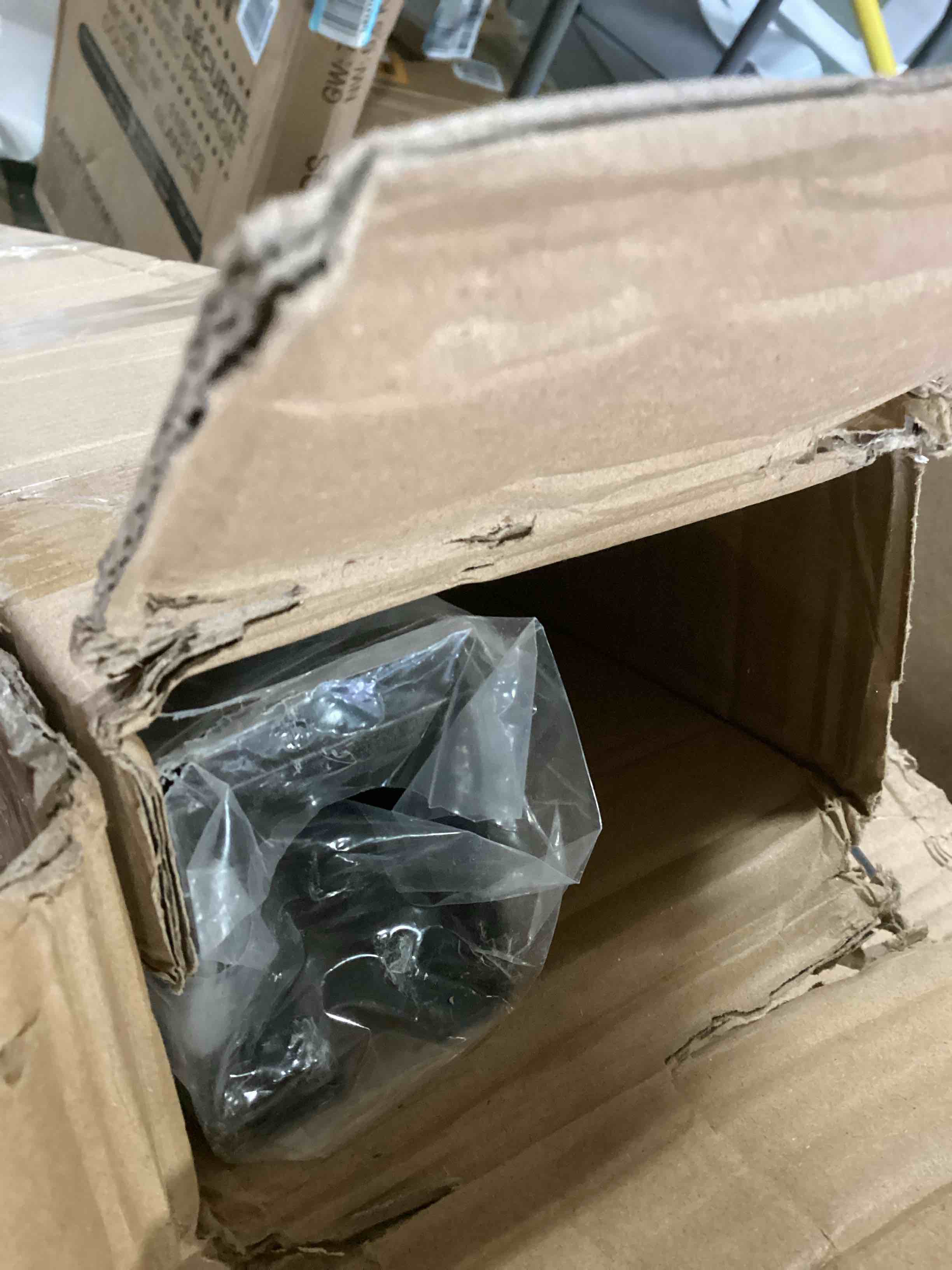 https://s3.amazonaws.com/lotting-images-prod/bidfta/ORG5275830_1700841316797.jpeg