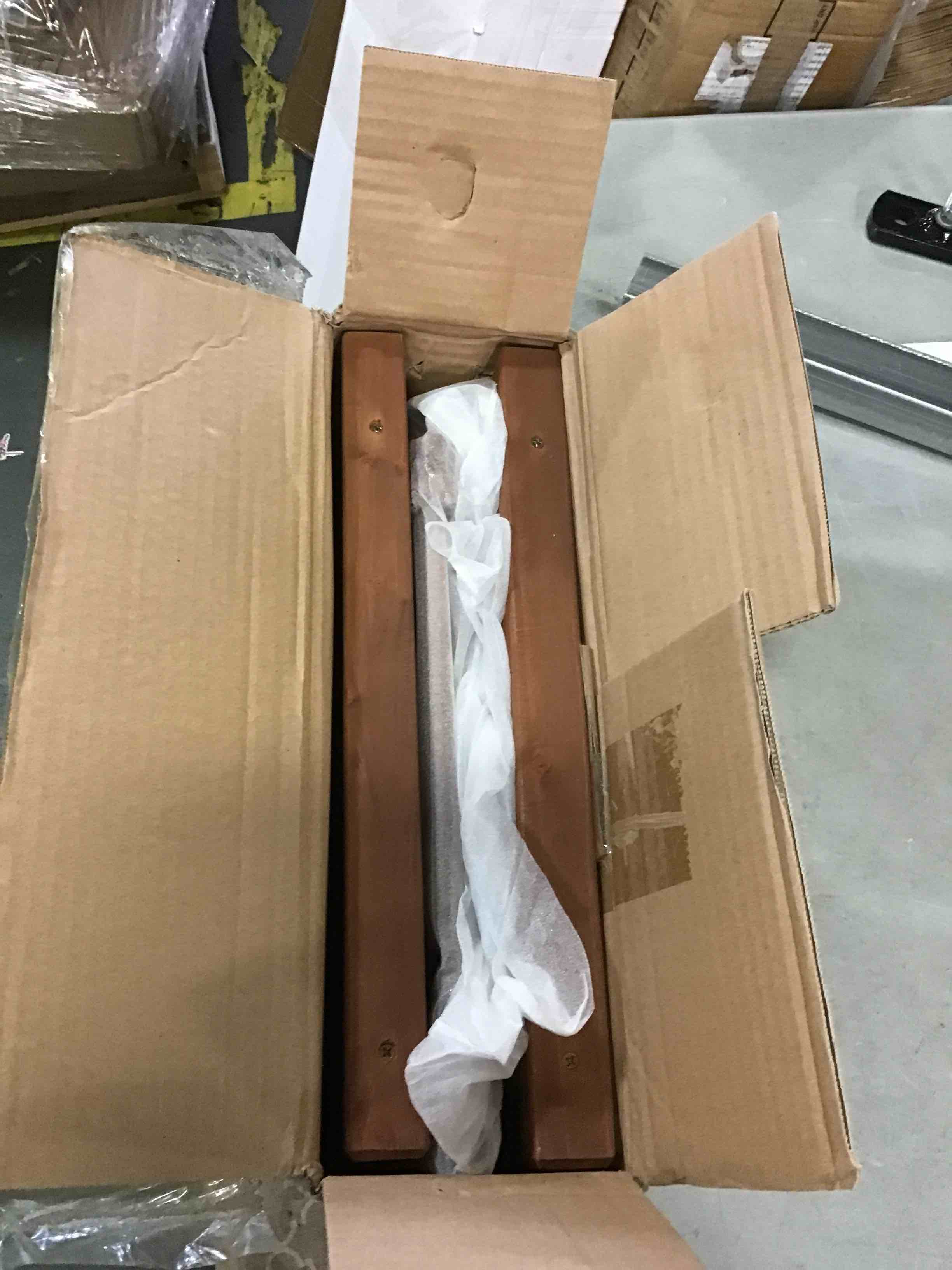 https://s3.amazonaws.com/lotting-images-prod/bidfta/ORG5275986_1693407670231.jpeg