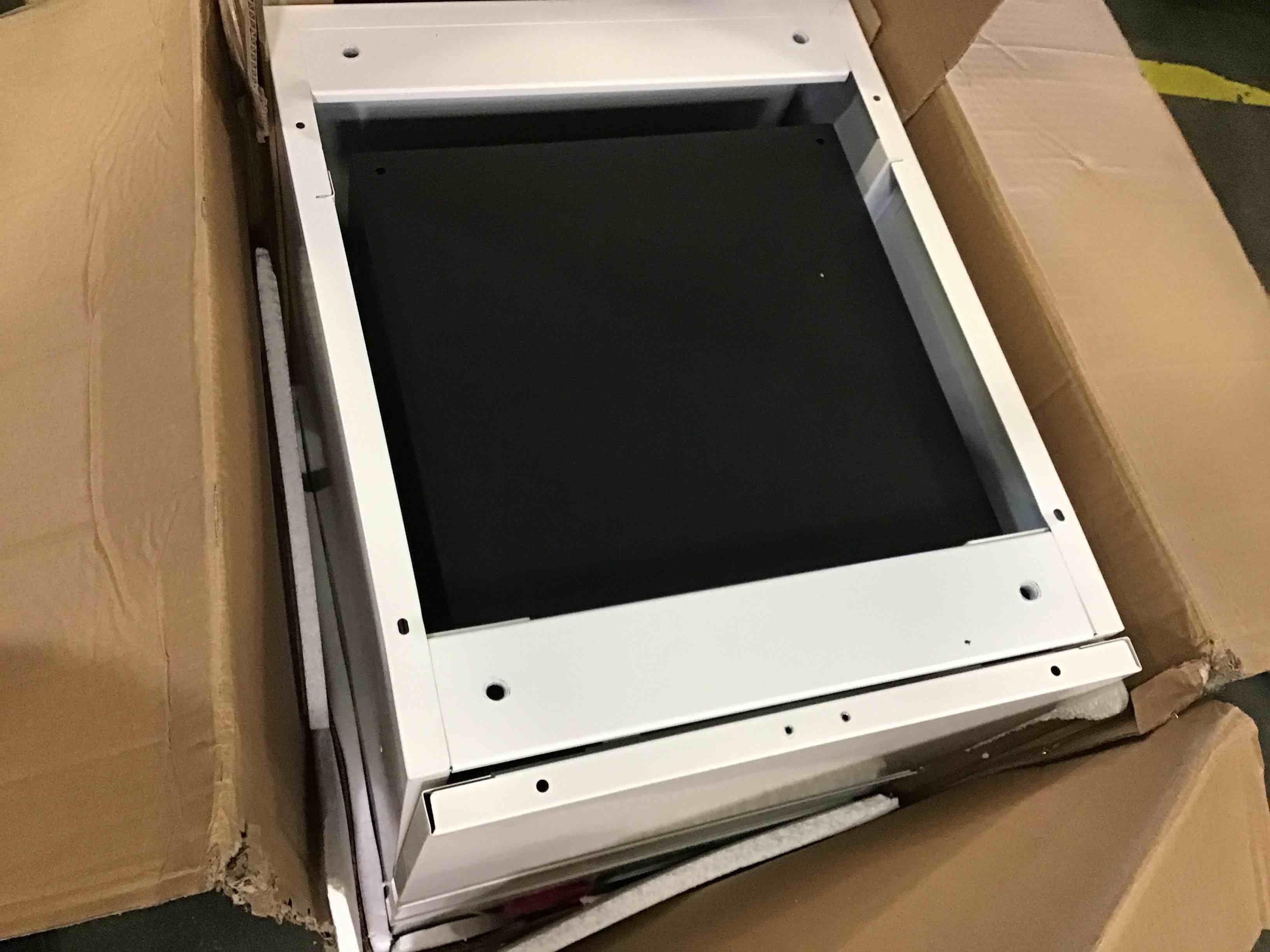 https://s3.amazonaws.com/lotting-images-prod/bidfta/ORG5276158_1693582601303.jpeg