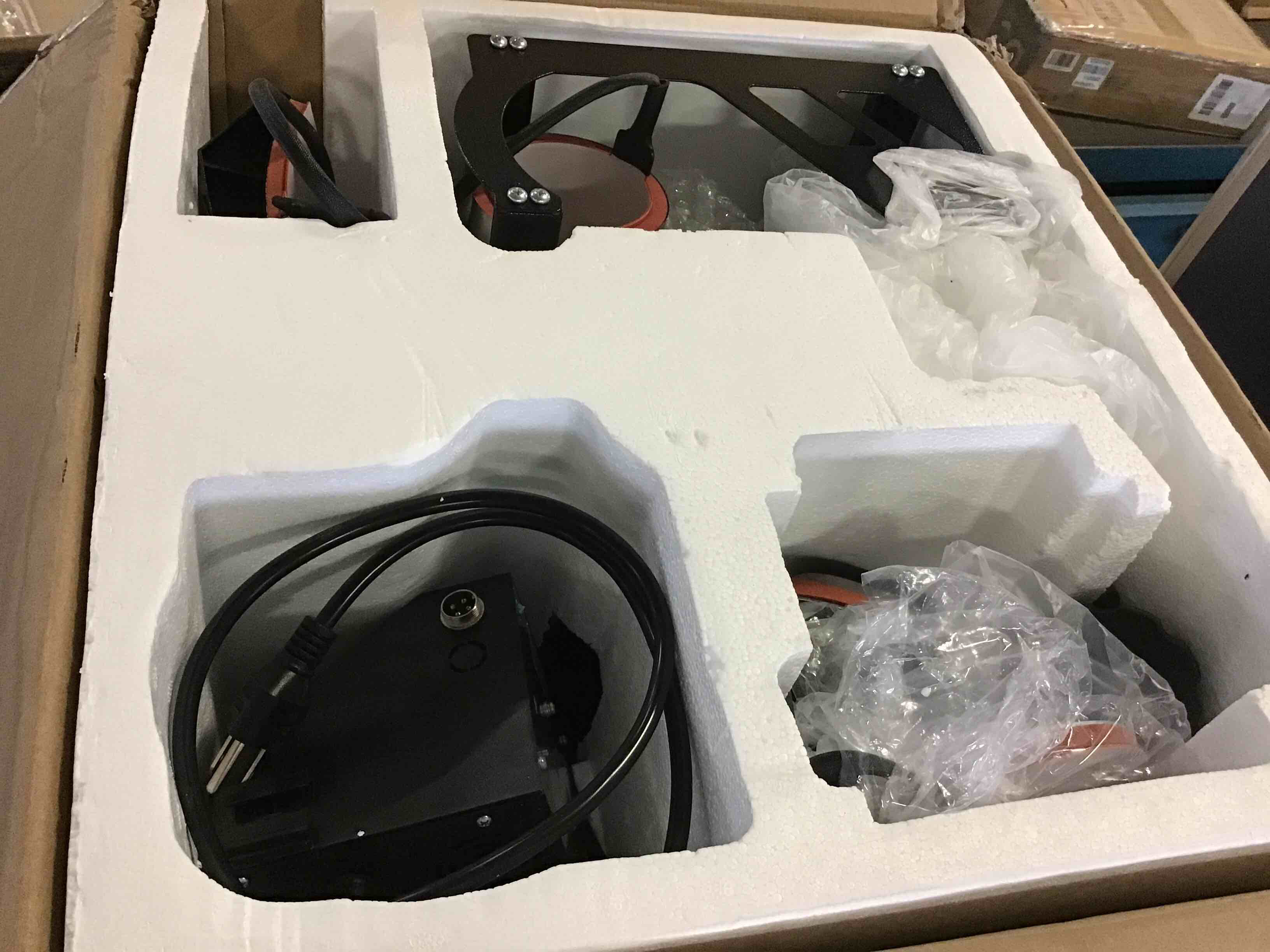 https://s3.amazonaws.com/lotting-images-prod/bidfta/ORG5281768_1694270612595.jpeg