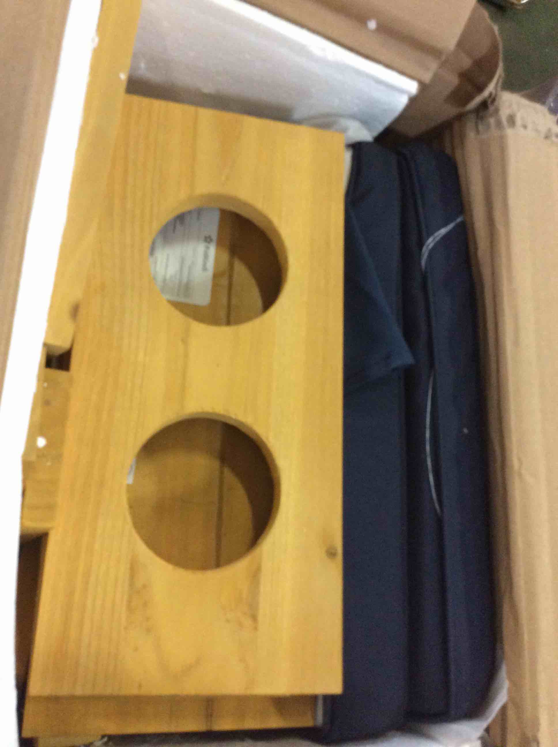 https://s3.amazonaws.com/lotting-images-prod/bidfta/ORG5282219_1693407633351.jpeg