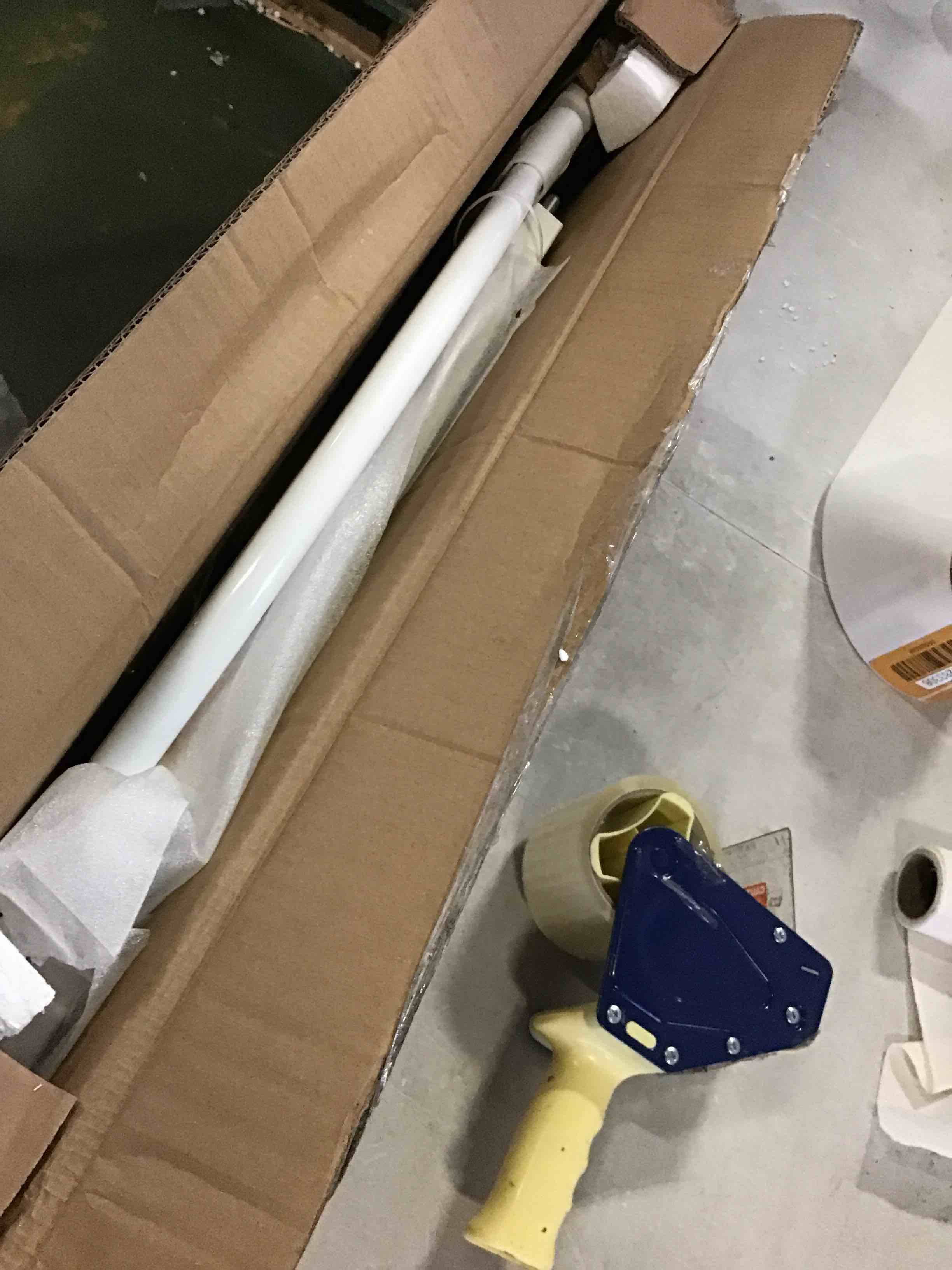 https://s3.amazonaws.com/lotting-images-prod/bidfta/ORG5283306_1694803834130.jpeg