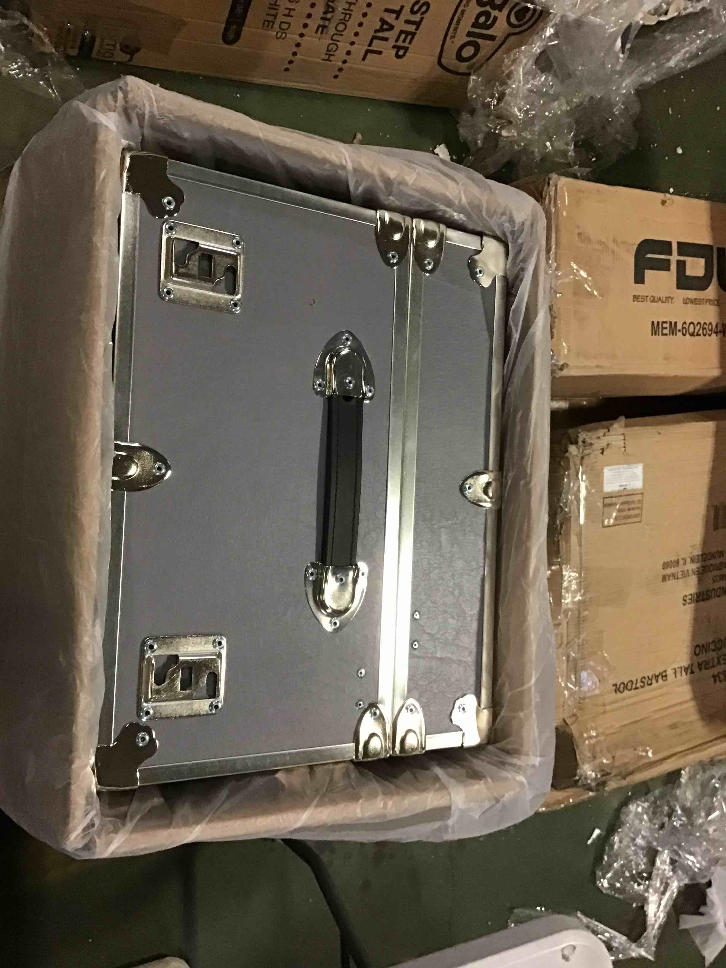 https://s3.amazonaws.com/lotting-images-prod/bidfta/ORG5283337_1695038133035.jpeg