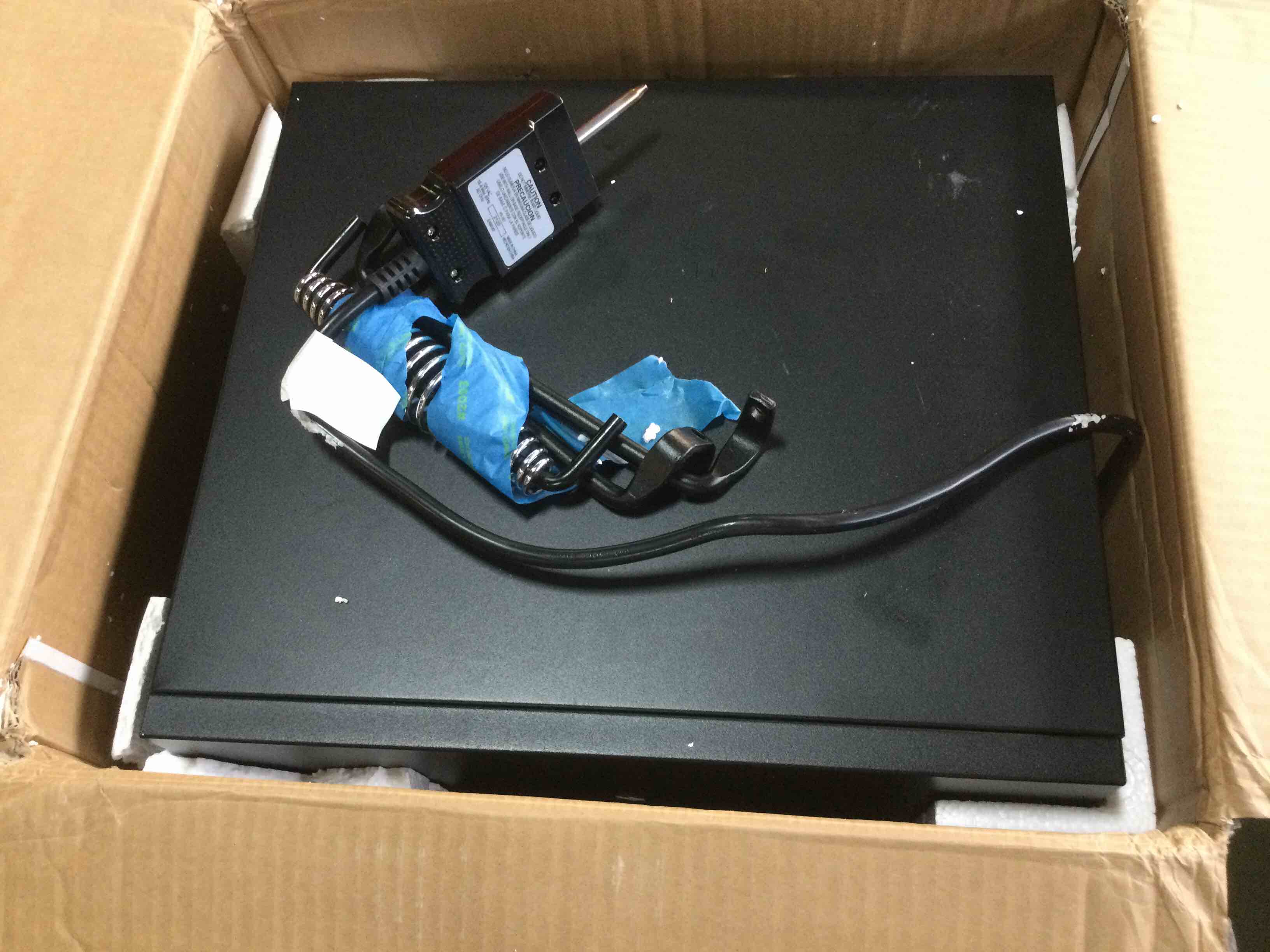https://s3.amazonaws.com/lotting-images-prod/bidfta/ORG5288910_1689594611791.jpeg