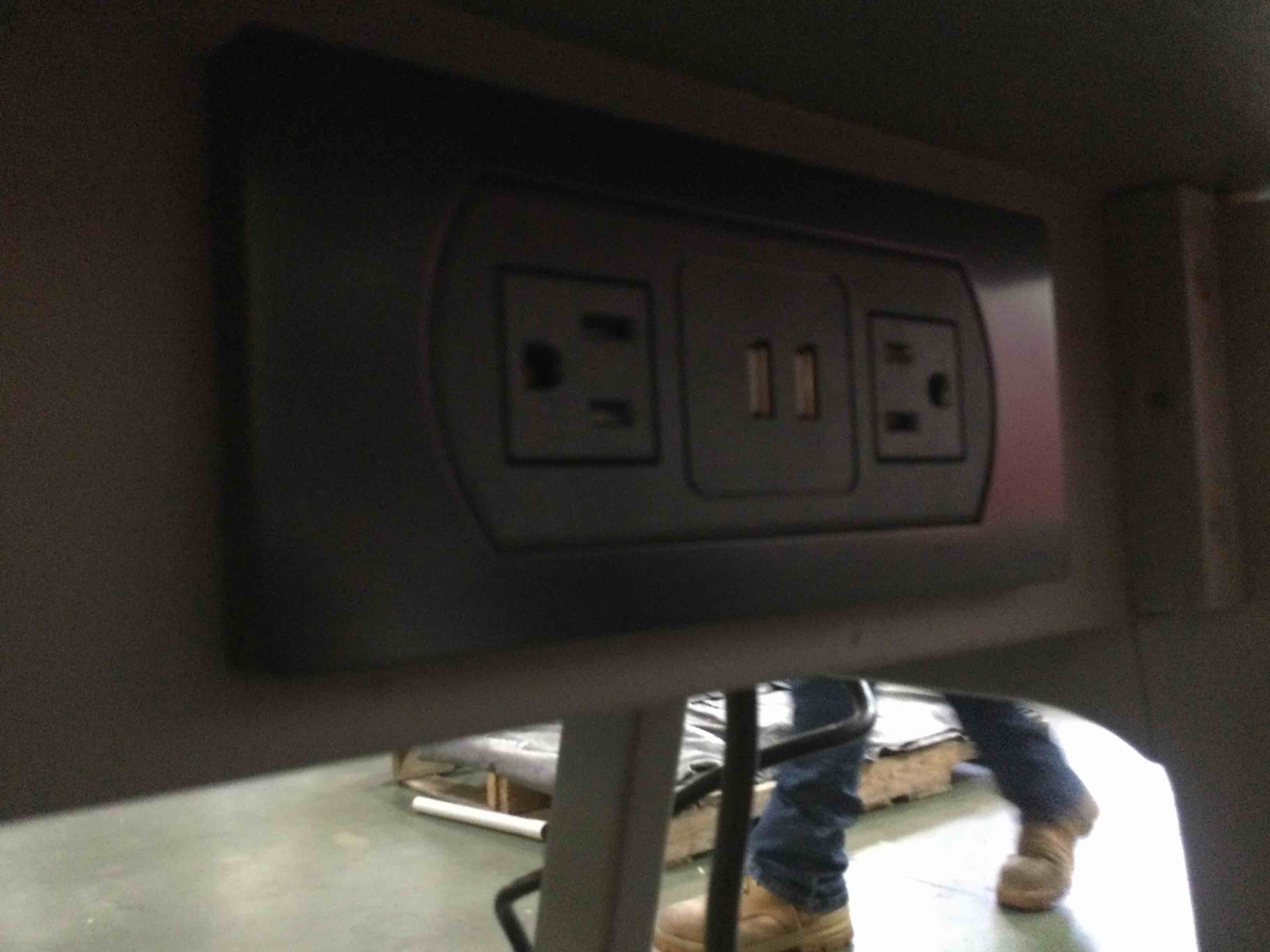 https://s3.amazonaws.com/lotting-images-prod/bidfta/ORG5291039_1689882534572.jpeg