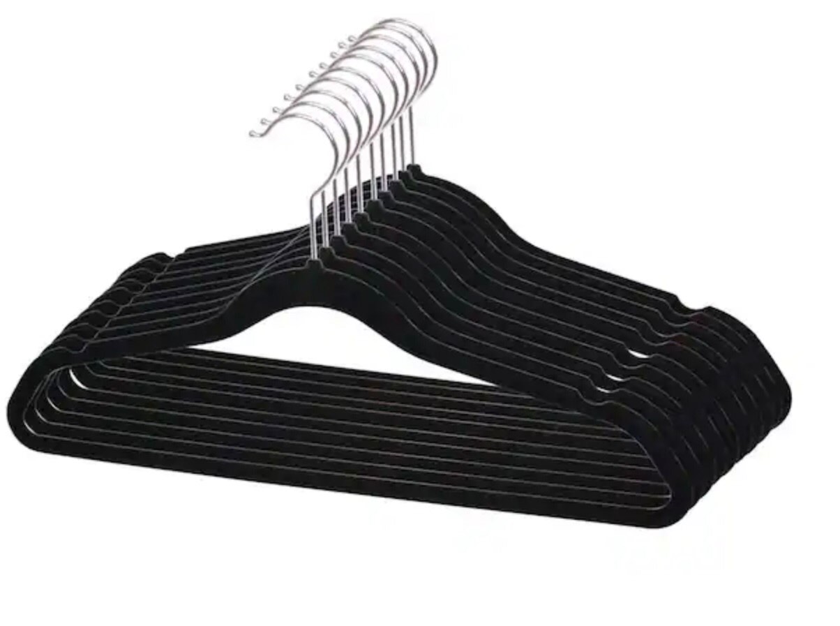 Orgill Rectangle Laundry Basket With 45-Piece Black Velvet Hangers