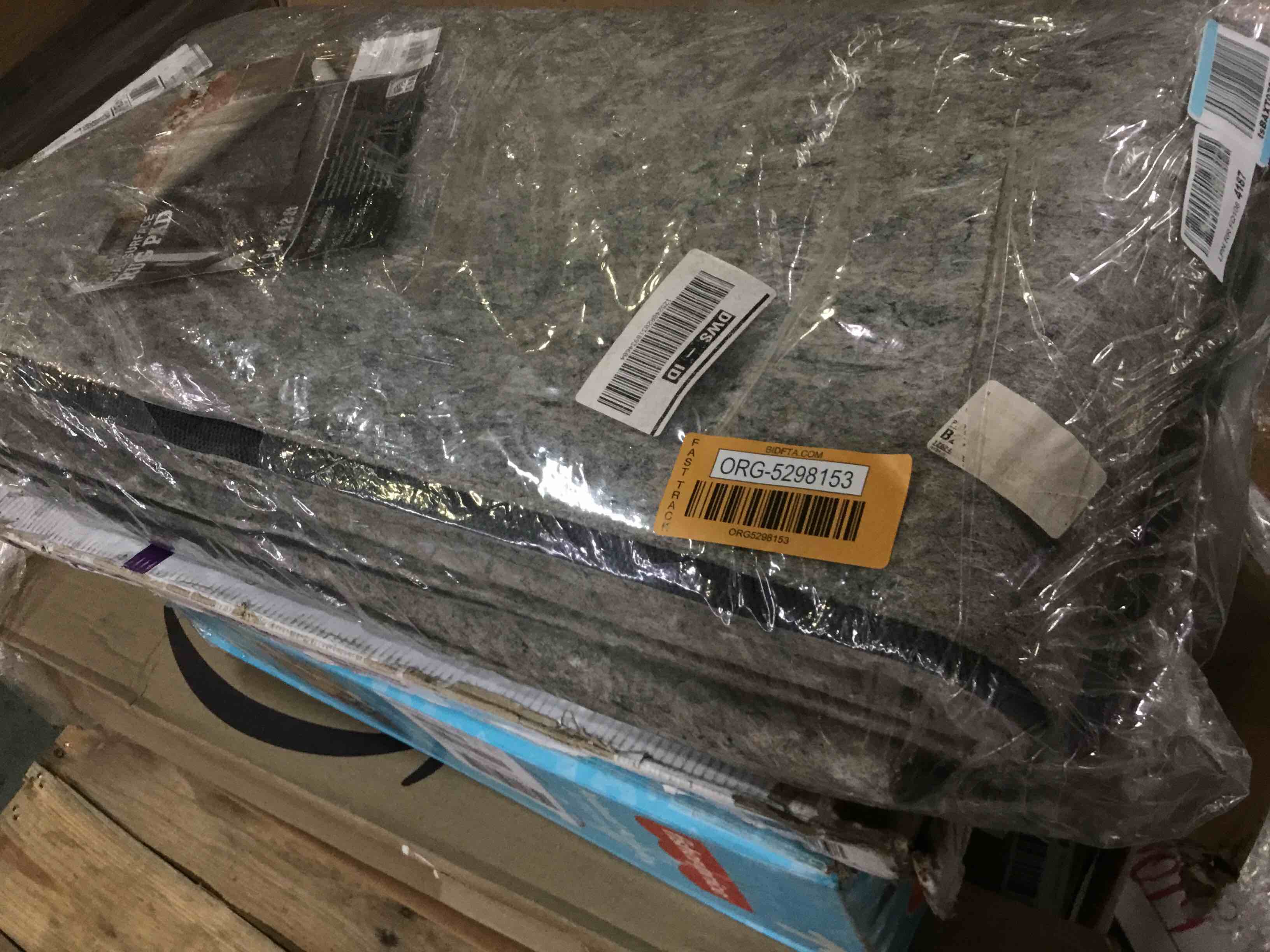 https://s3.amazonaws.com/lotting-images-prod/bidfta/ORG5298153_1691170566185.jpeg