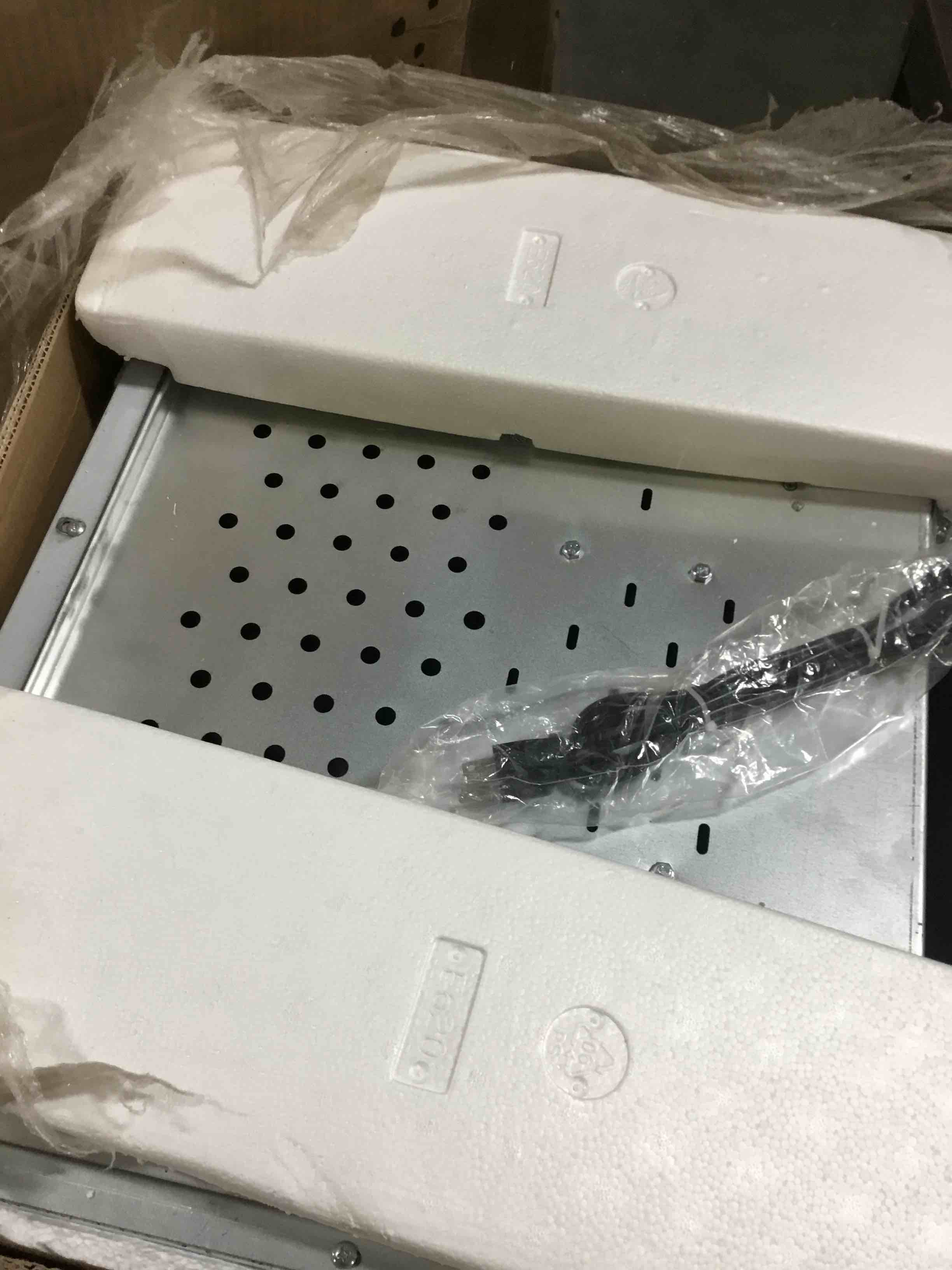 https://s3.amazonaws.com/lotting-images-prod/bidfta/ORG5298180_1691174744736.jpeg