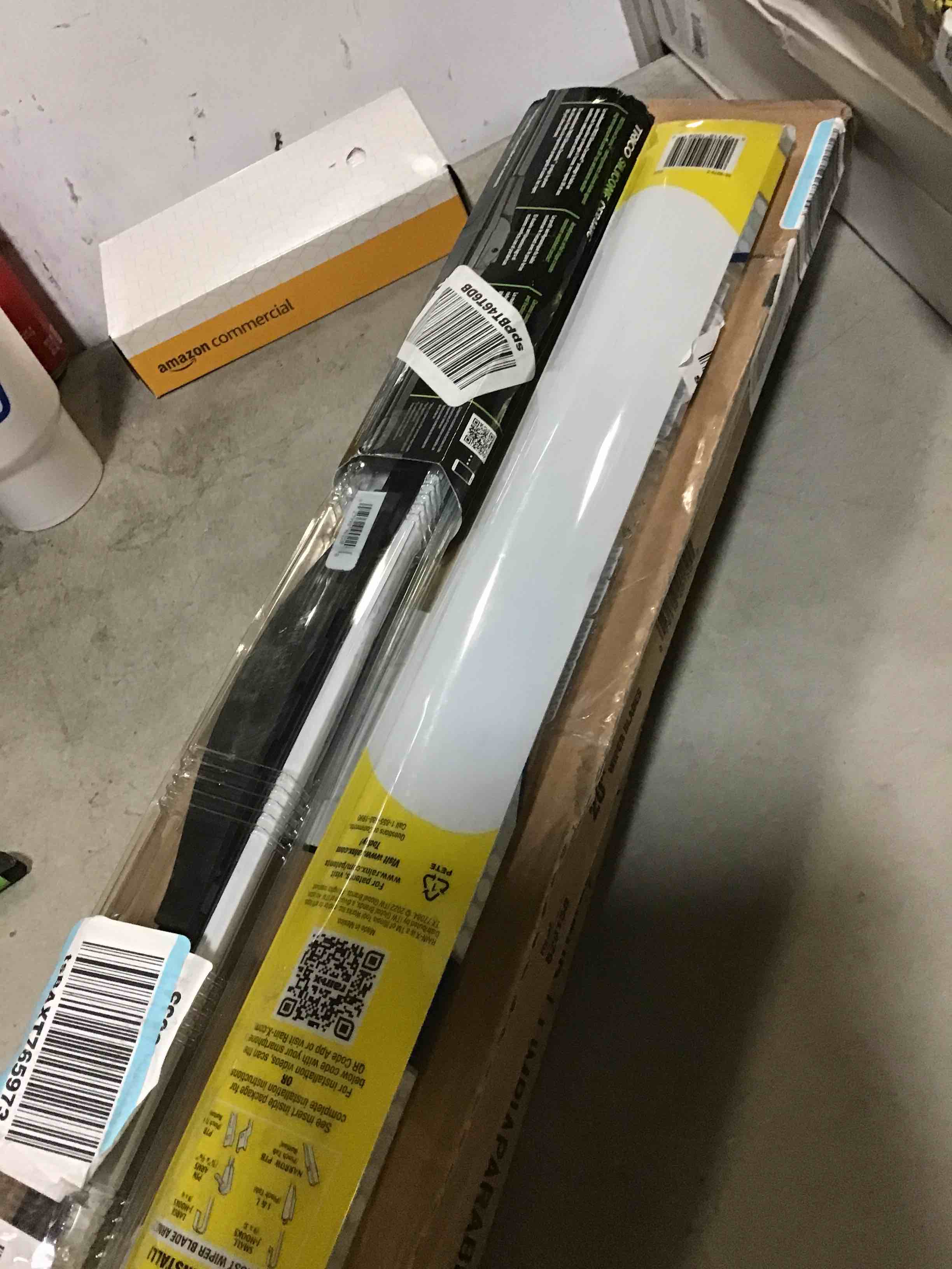 https://s3.amazonaws.com/lotting-images-prod/bidfta/ORG5304857_1690546291288.jpeg