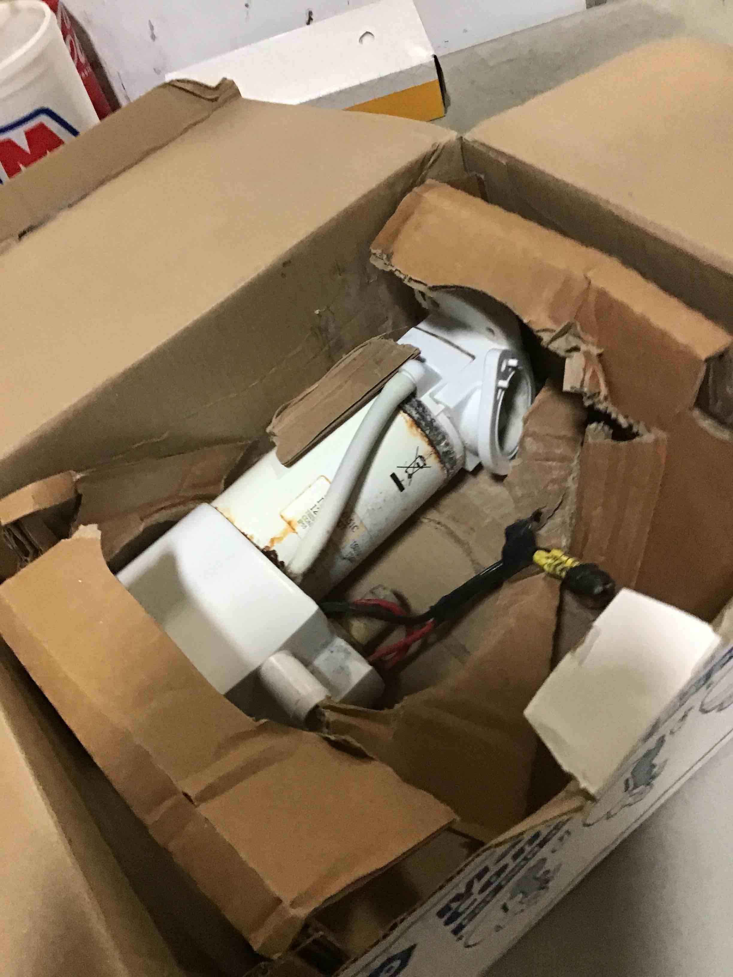 https://s3.amazonaws.com/lotting-images-prod/bidfta/ORG5304861_1690546714593.jpeg