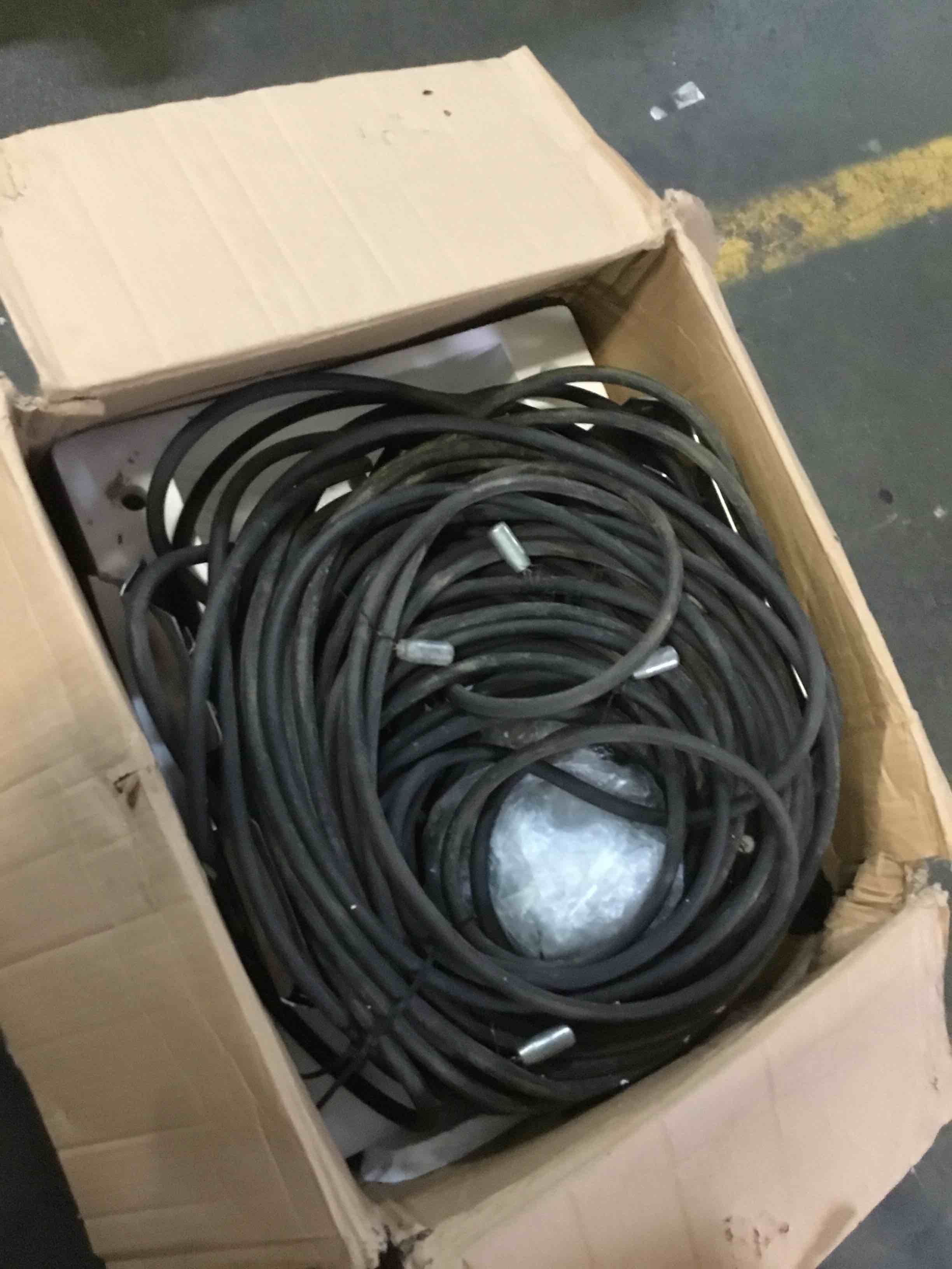 https://s3.amazonaws.com/lotting-images-prod/bidfta/ORG5308069_1690383833805.jpeg