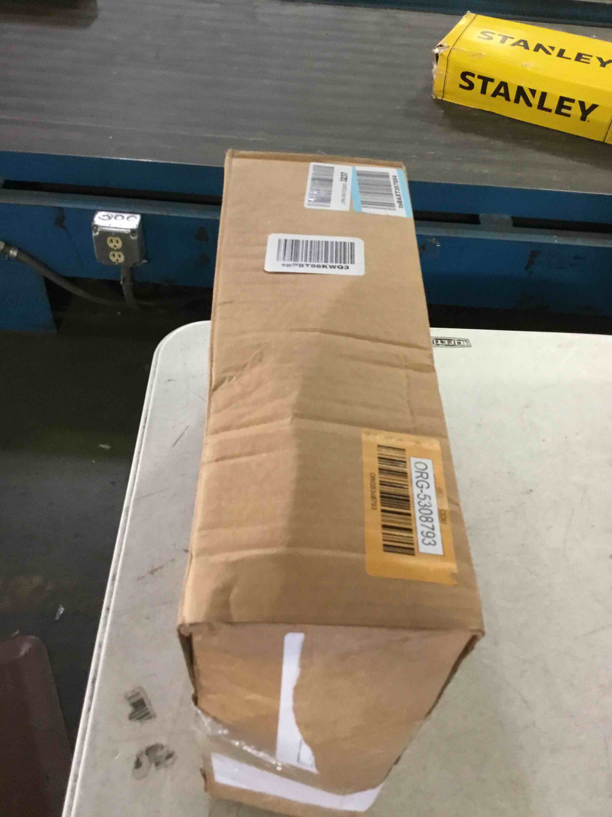 https://s3.amazonaws.com/lotting-images-prod/bidfta/ORG5308793_1690979875434.jpeg